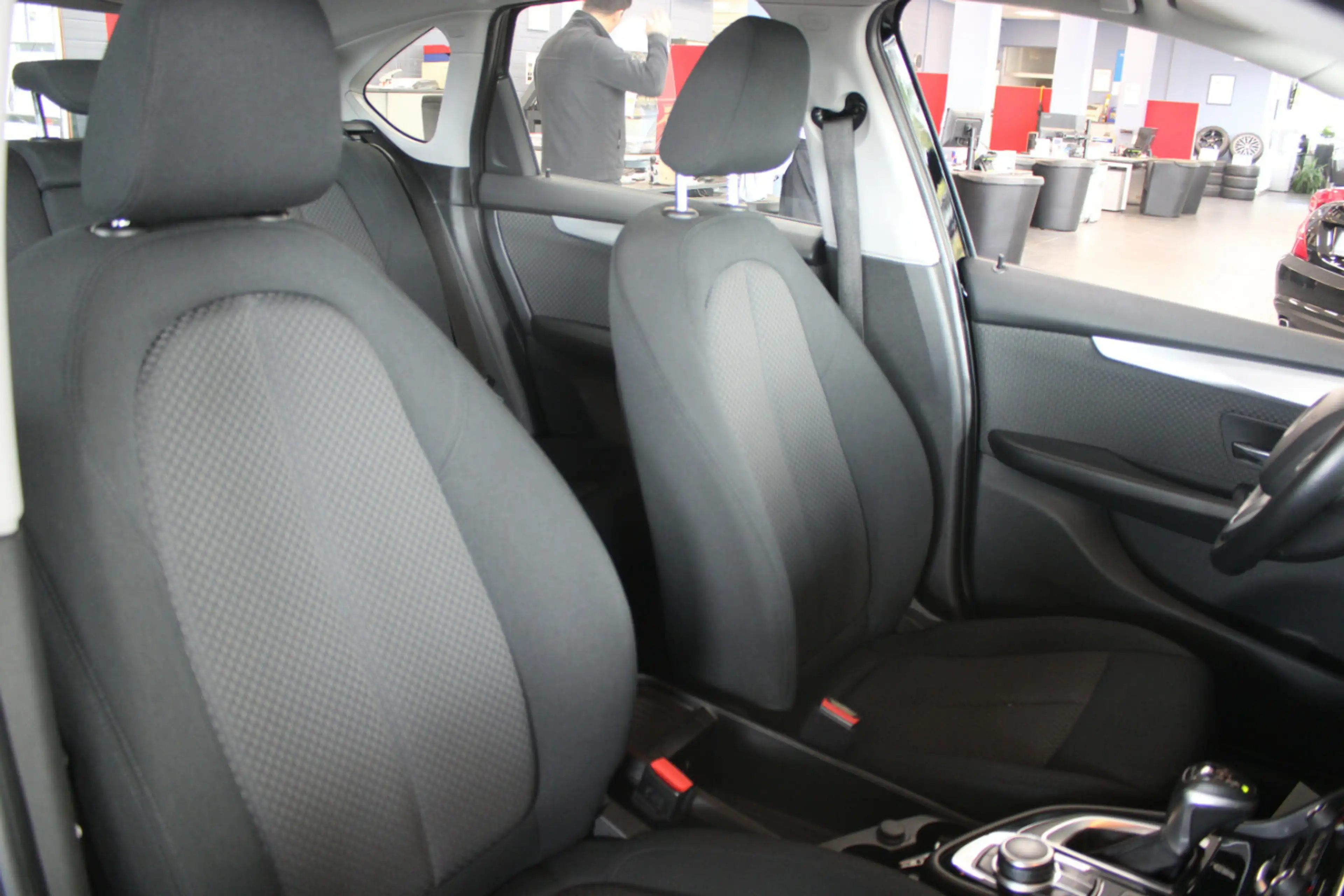 BMW 225 xe Active Tourer iPerformance — photo 14