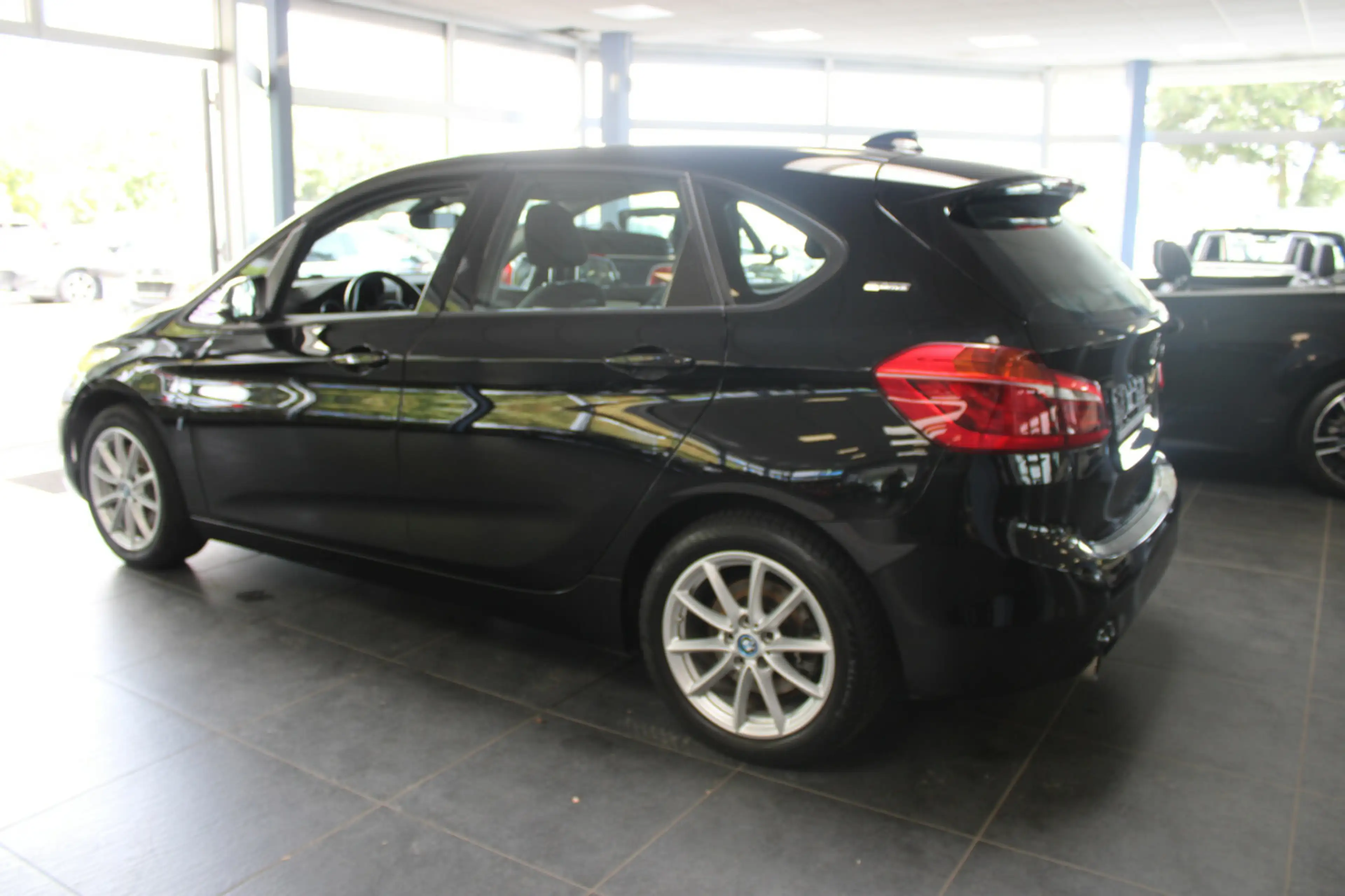 BMW 225 xe Active Tourer iPerformance — photo 4