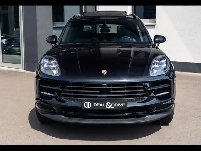 Porsche Macan view 5