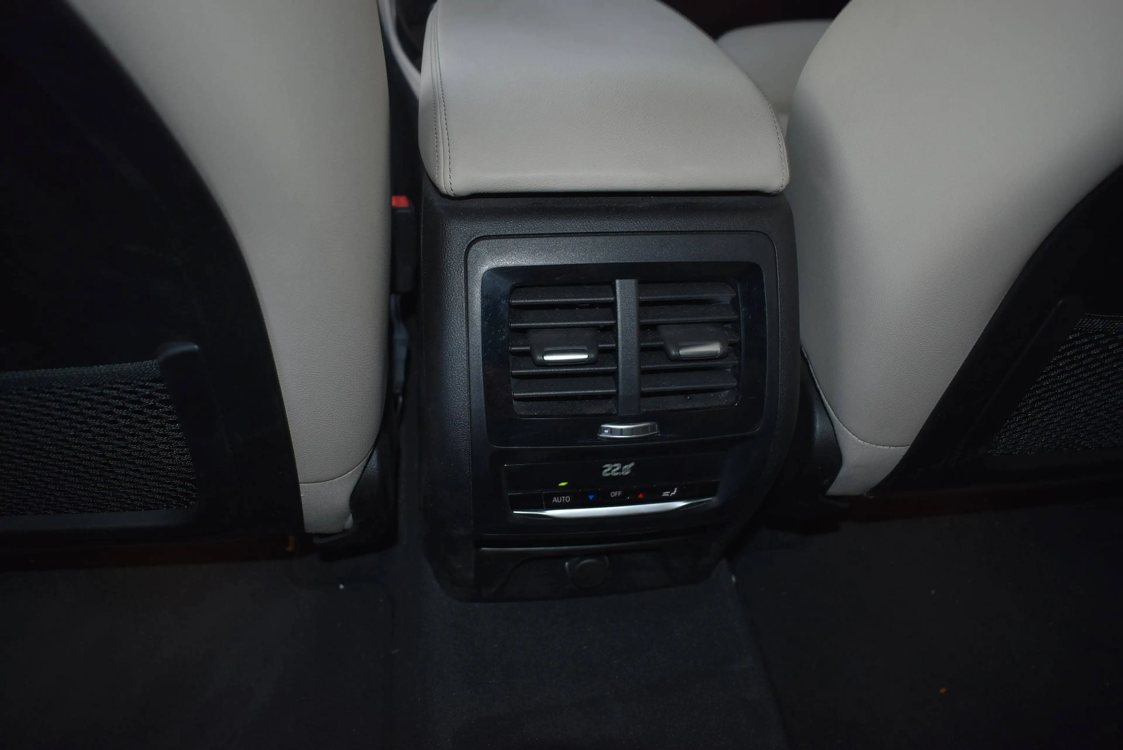 BMW X4 xDrive 20 d xLine — photo 7