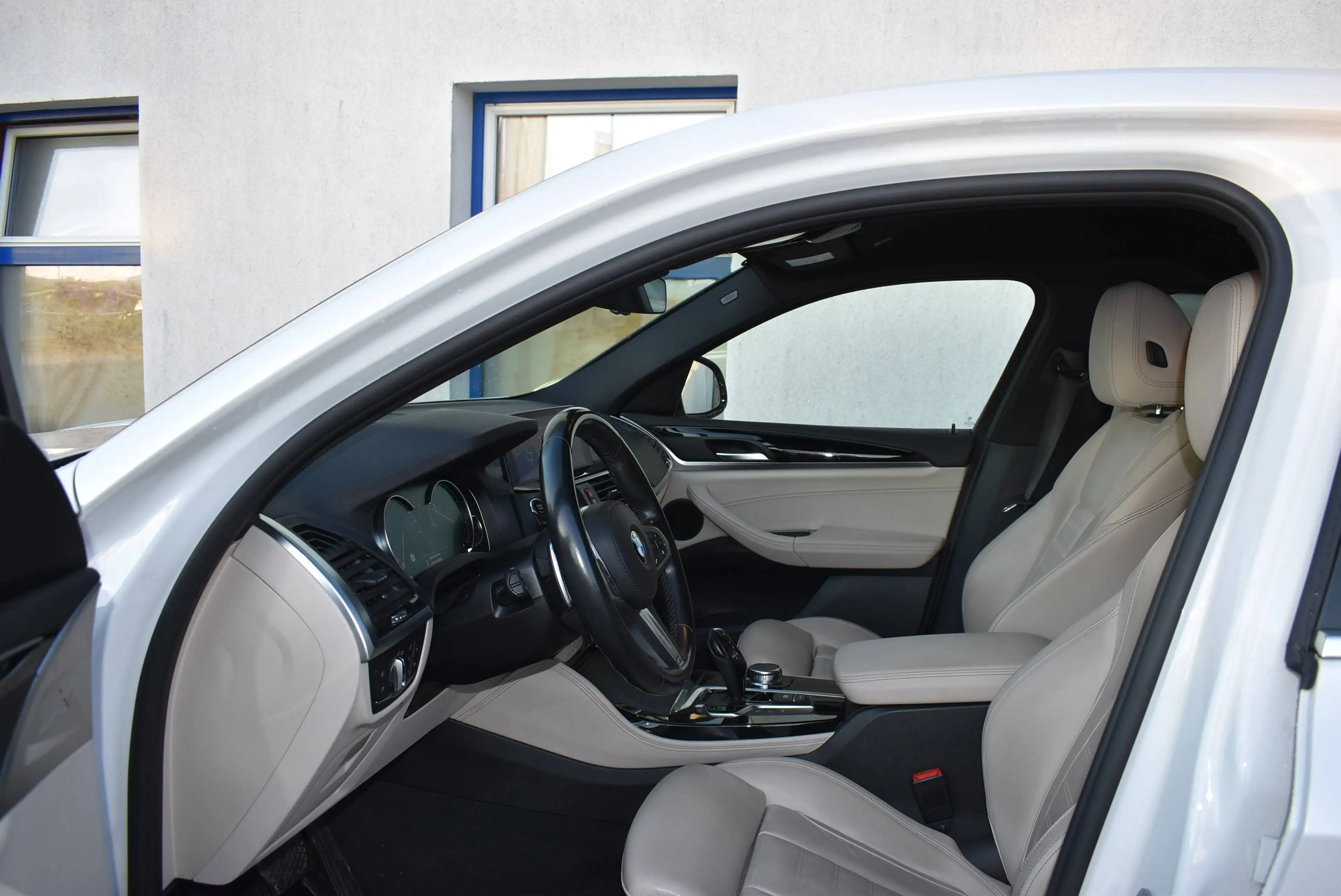 BMW X4 xDrive 20 d xLine — photo 9