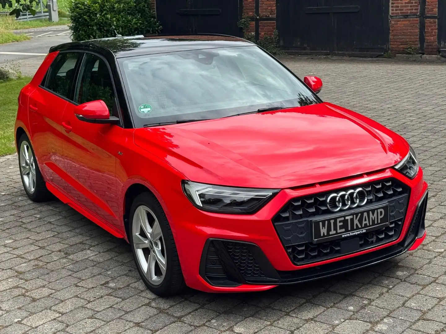Audi A1 Sportback 30 TFSI S line Rouge - 2