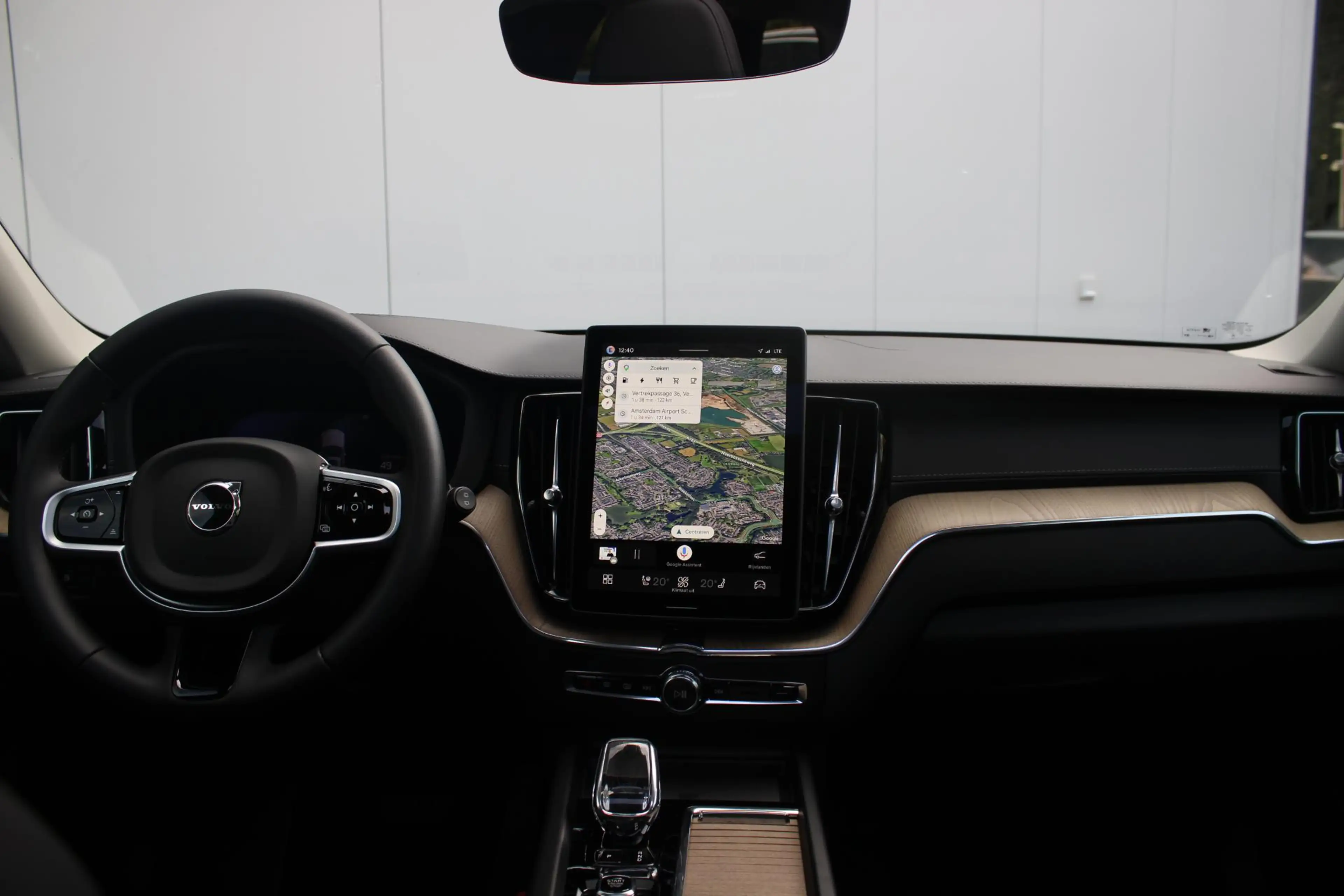 Volvo XC60 T6 Plug-in hybrid AWD Ultra Dark | Trekhaak | Luch — photo 3
