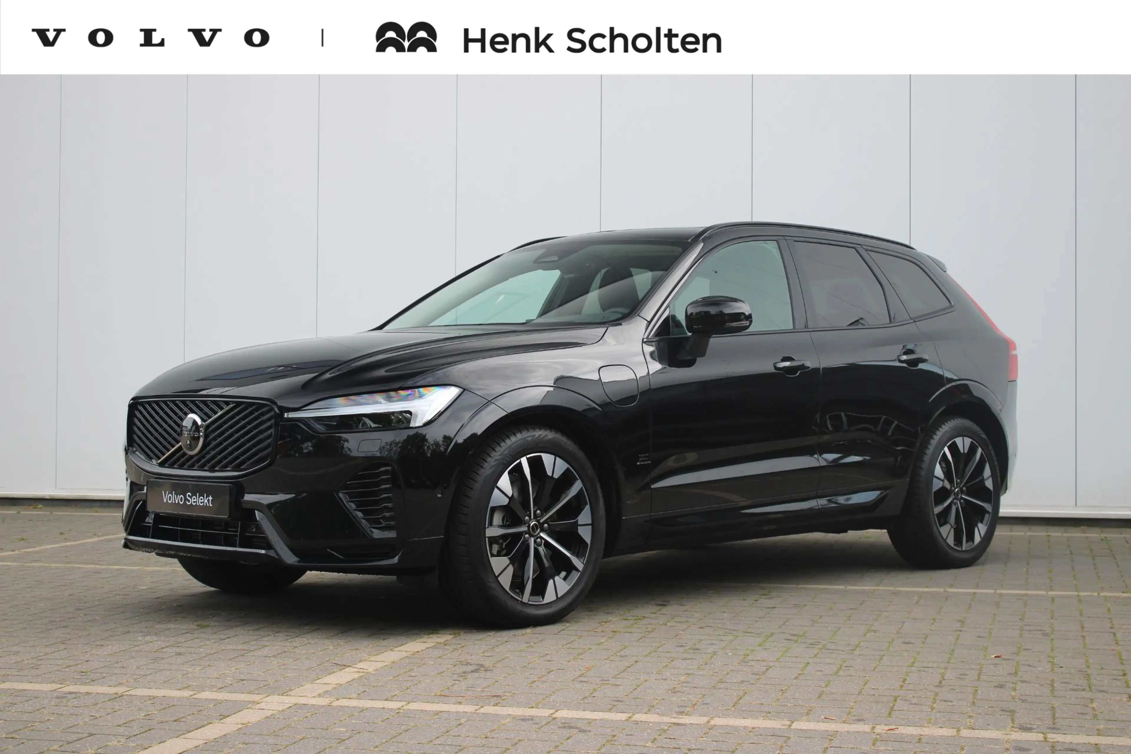 Volvo XC60 T6 Plug-in hybrid AWD Ultra Dark | Trekhaak | Luch