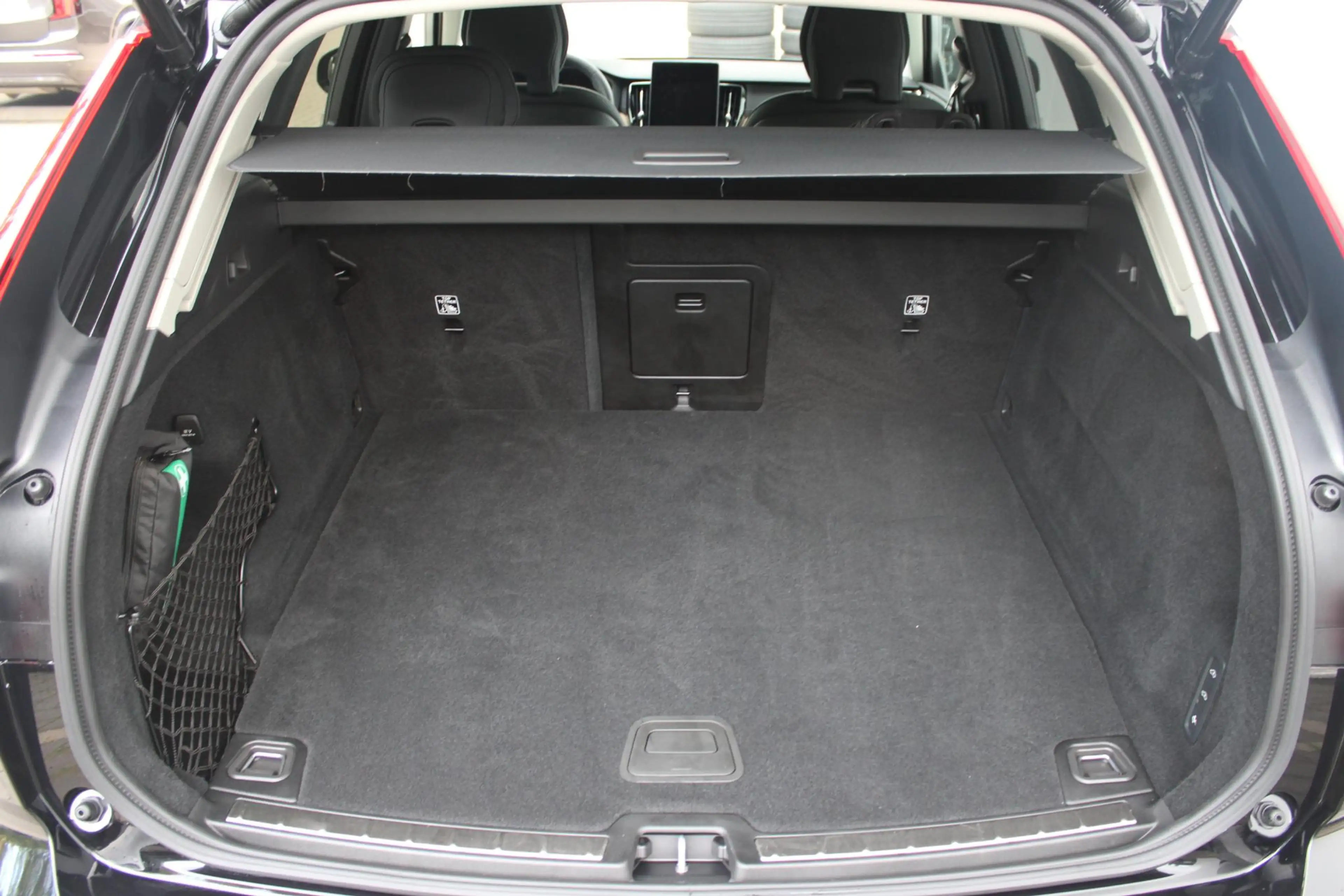 Volvo XC60 T6 Plug-in hybrid AWD Ultra Dark | Trekhaak | Luch — photo 9