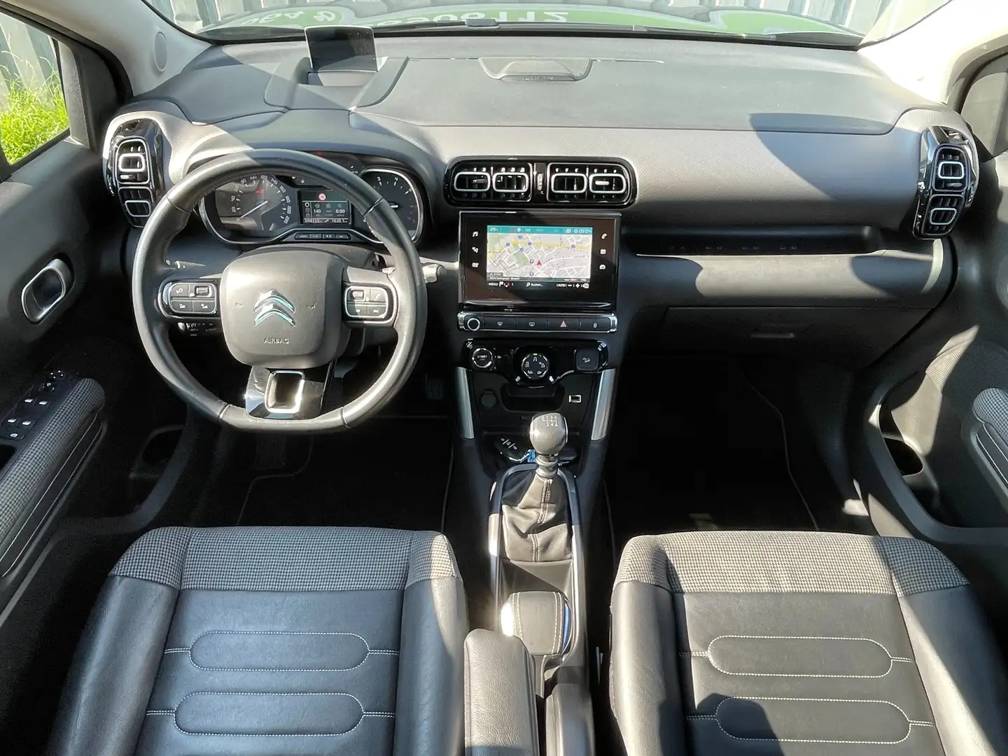 Citroen C3 Aircross PureTech 130 * 1. Besitz * Vollausstattung * Gris - 2