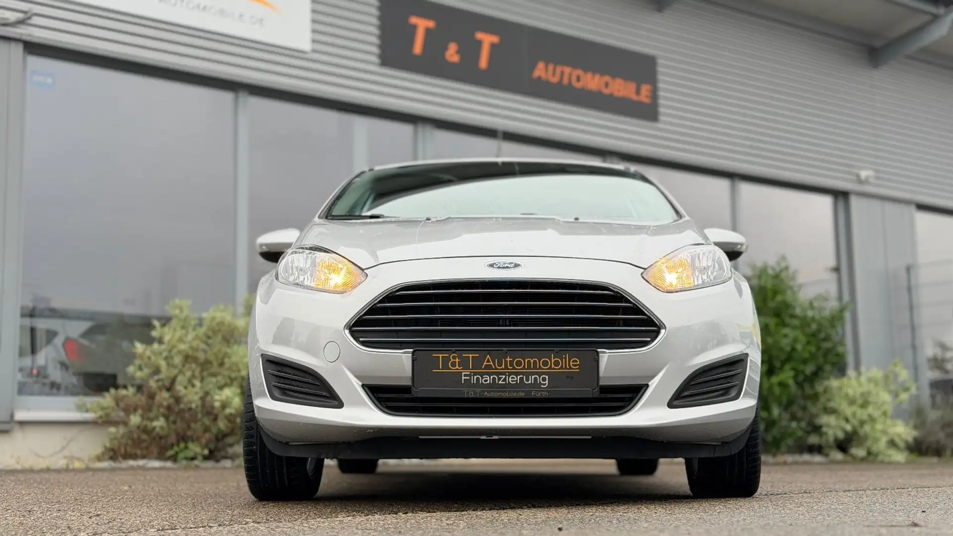 Ford Fiesta Sync 1,25 Navi Sitzh PDC Alu BT beh Front Silber - 2