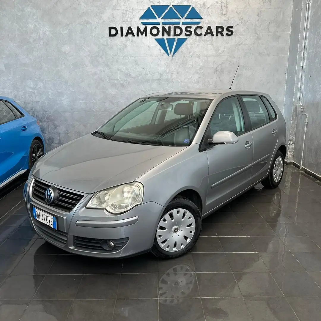 Volkswagen Polo 1.4/80CV 16V 5p. Sportline Gris - 1