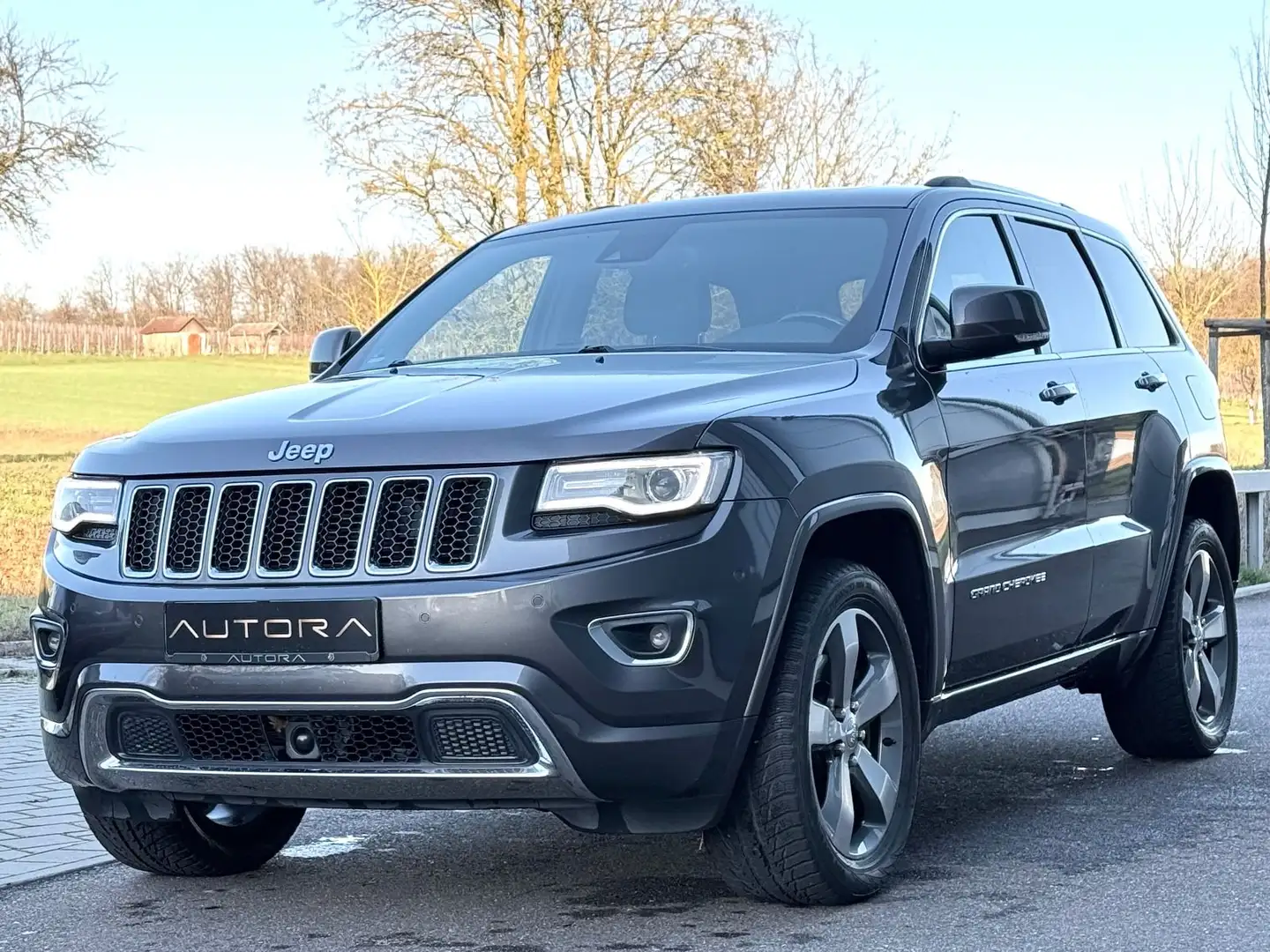 Jeep Grand Cherokee 3.0 CRD Overland|VOLL-AUSSTAT| Grau - 2