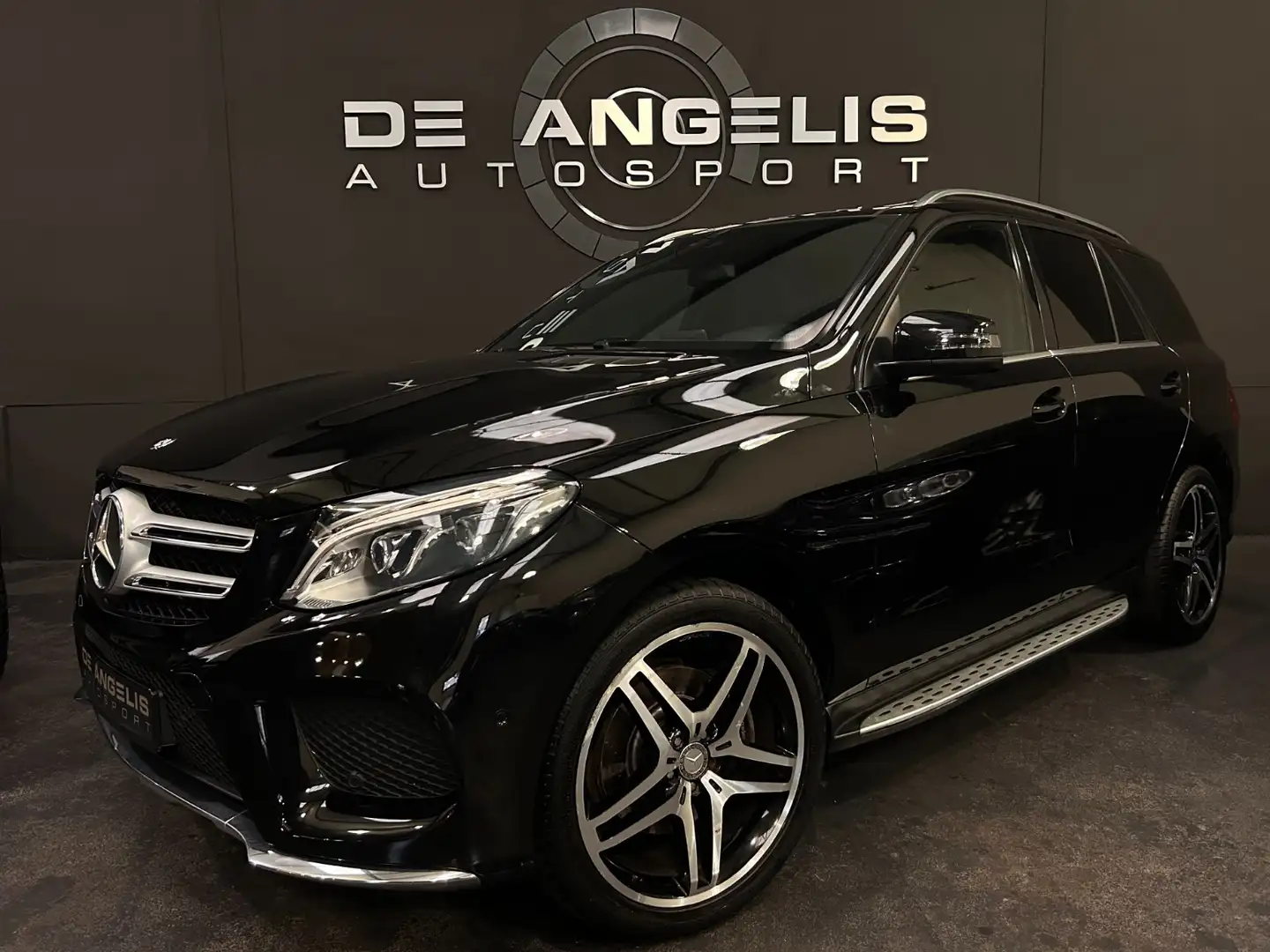 Mercedes-Benz GLE 250 FASCINATION Černá - 1