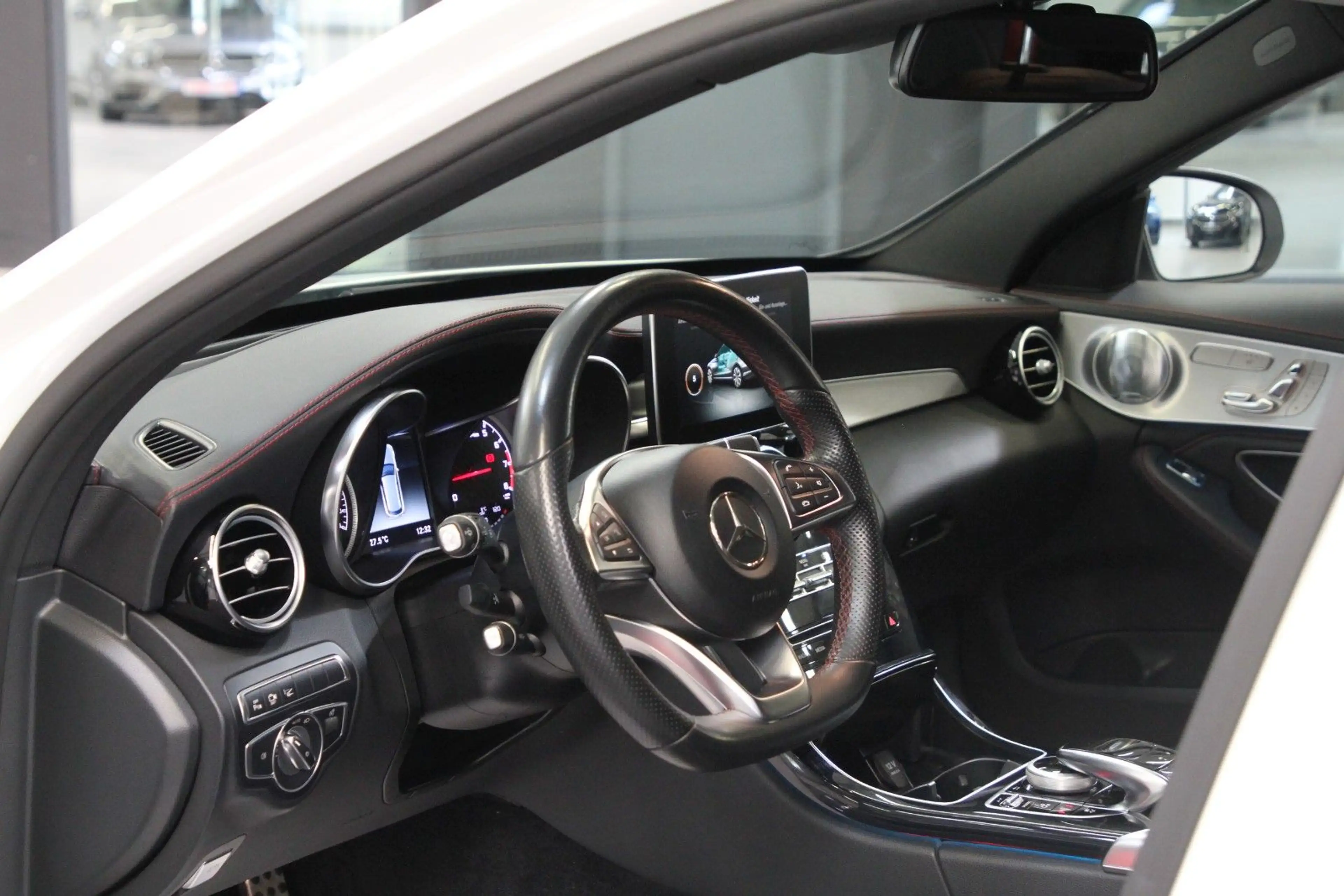 Mercedes-Benz C 43 AMG 4Matic Burmester / 360 / HuD — photo 11
