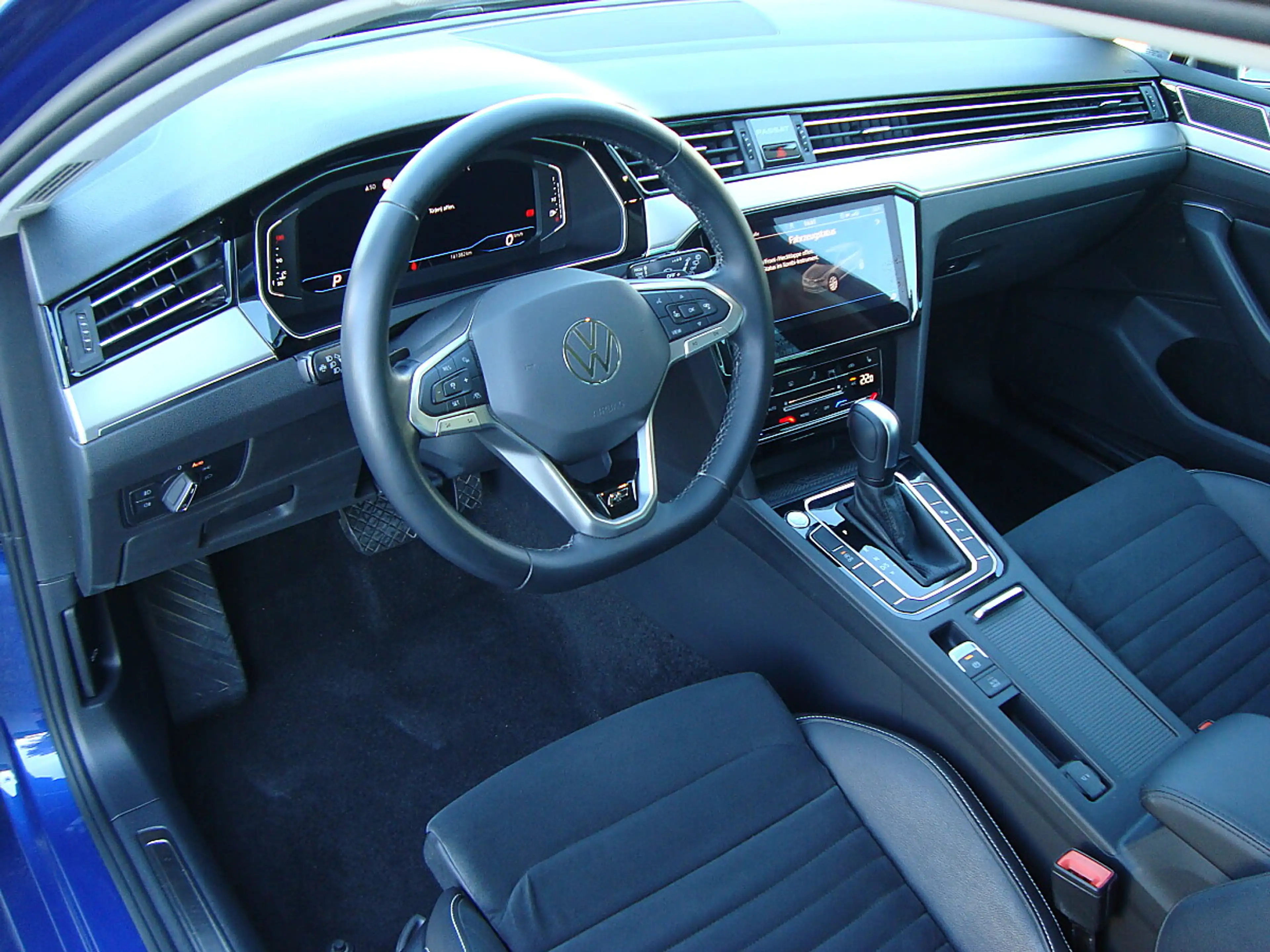 Volkswagen Passat Variant Elegance 2.0 TDI DSG R-LINE Mod 23 !! — photo 13
