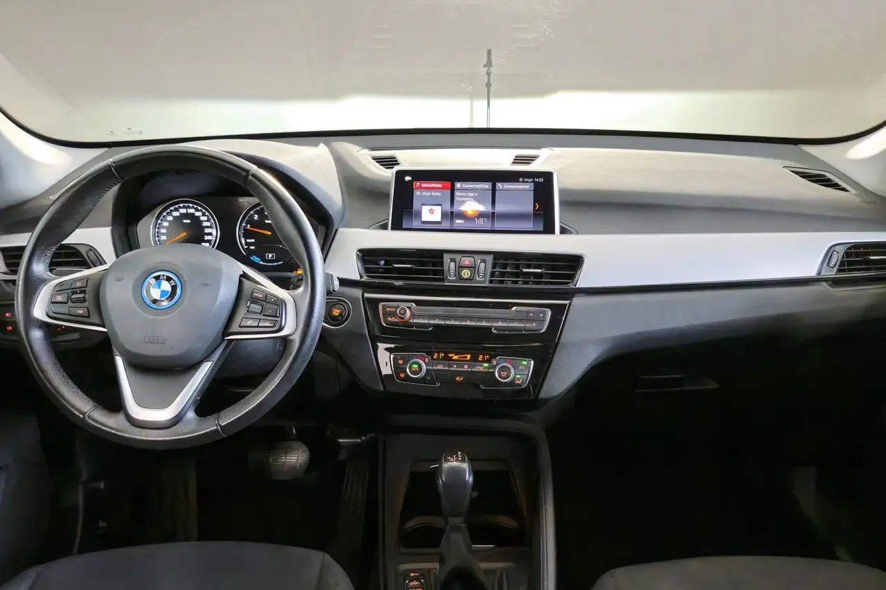 2021 BMW X1 xDrive25e Business Advantage, photograph 11