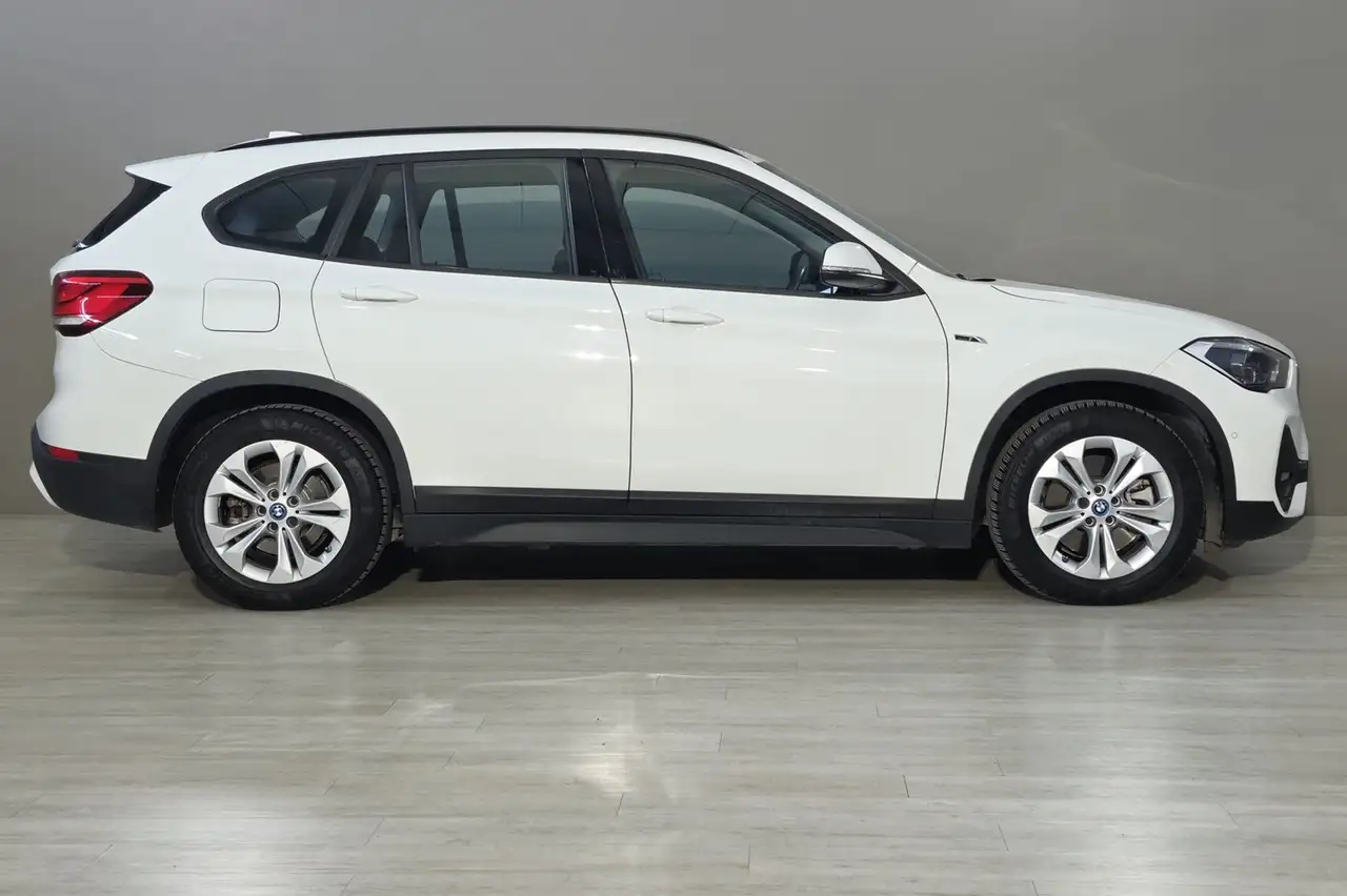 2021 BMW X1 xDrive25e Business Advantage, photograph 8