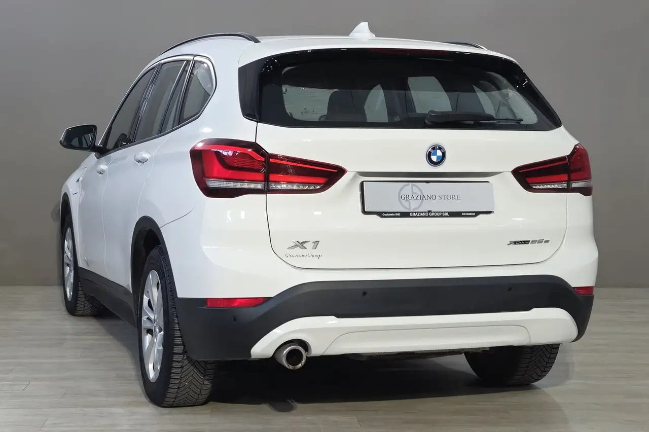 2021 BMW X1 xDrive25e Business Advantage, photograph 5