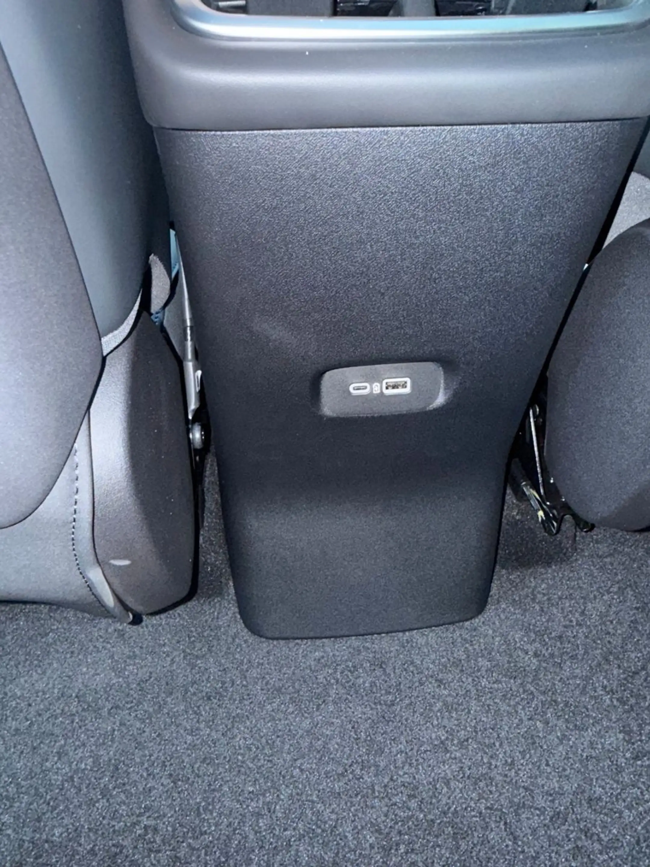 Leapmotor C10 4REEV Design-Paket Facelift — photo 15