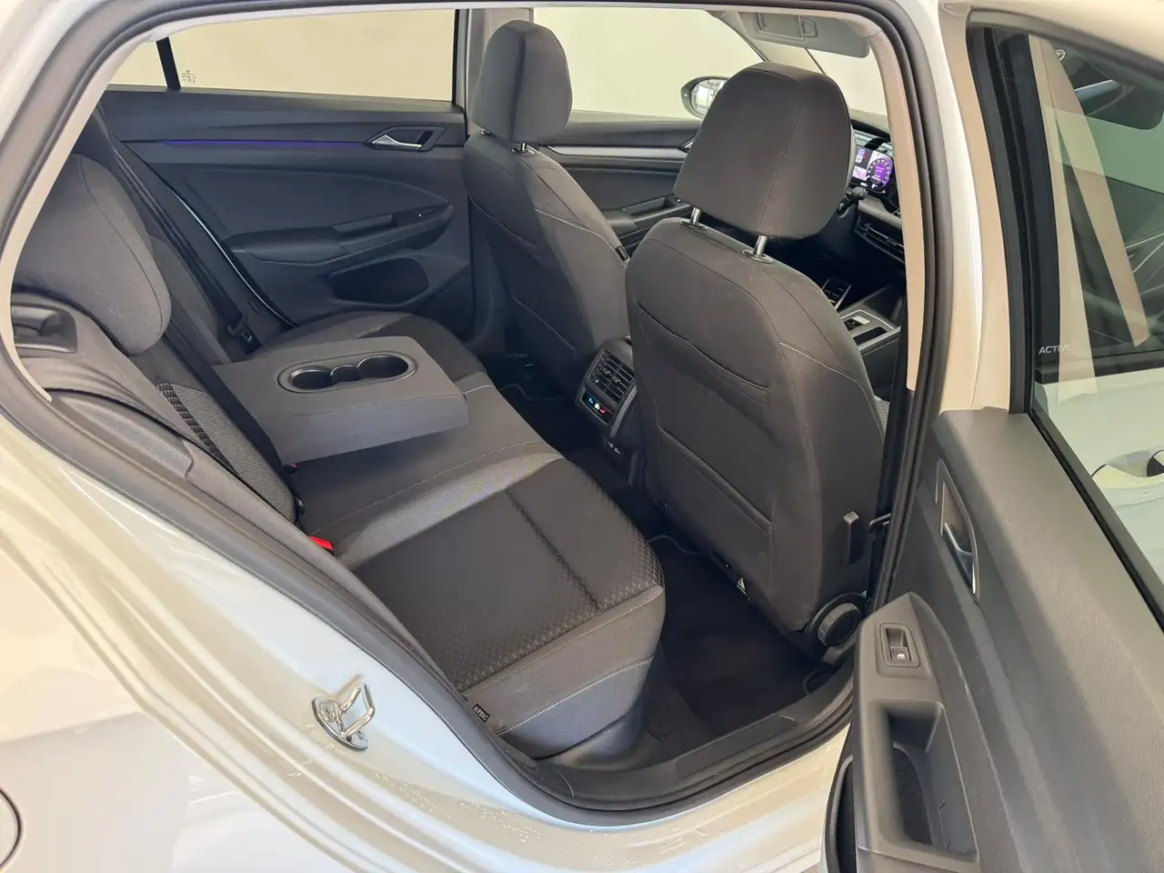 Volkswagen Golf LIFE 2.0TDI DSG+PANO+HUD+AHK+KAMERA+ACC 11