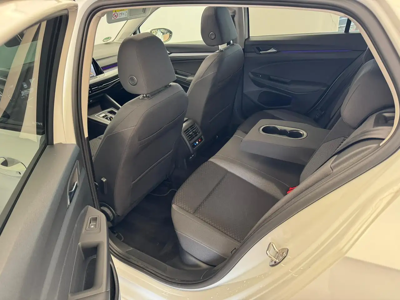 Volkswagen Golf LIFE 2.0TDI DSG+PANO+HUD+AHK+KAMERA+ACC 9