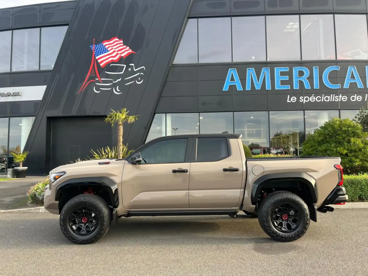 Toyota Tacoma TRD PRO I-FORCE MAX 2.4L 4-Cyl. Turbo Hybrid Braun - 2