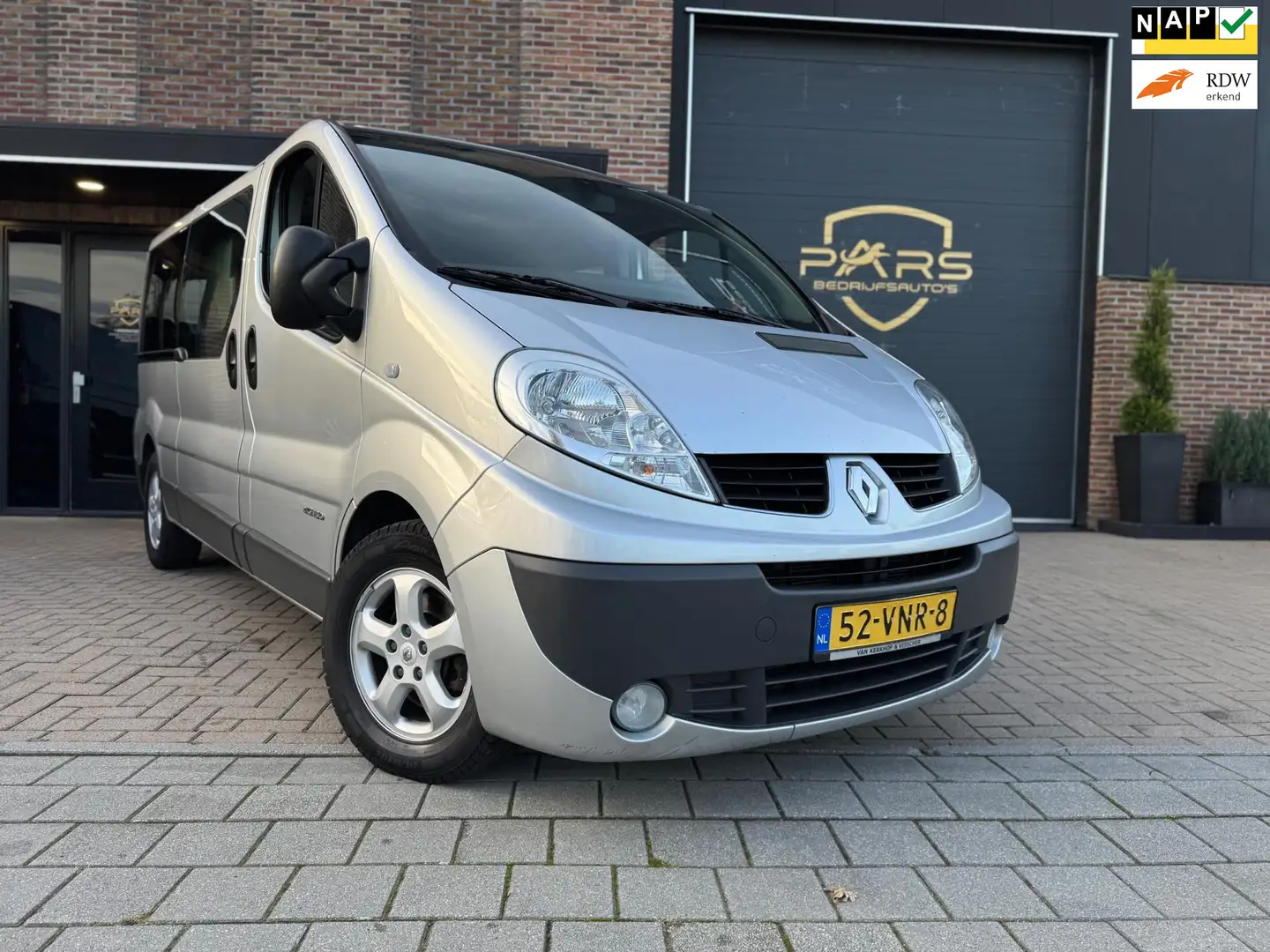 Renault Trafic 2.5 dCi T29 L2H1 DC Automaat Youngtimer 146pk Dubb - 1