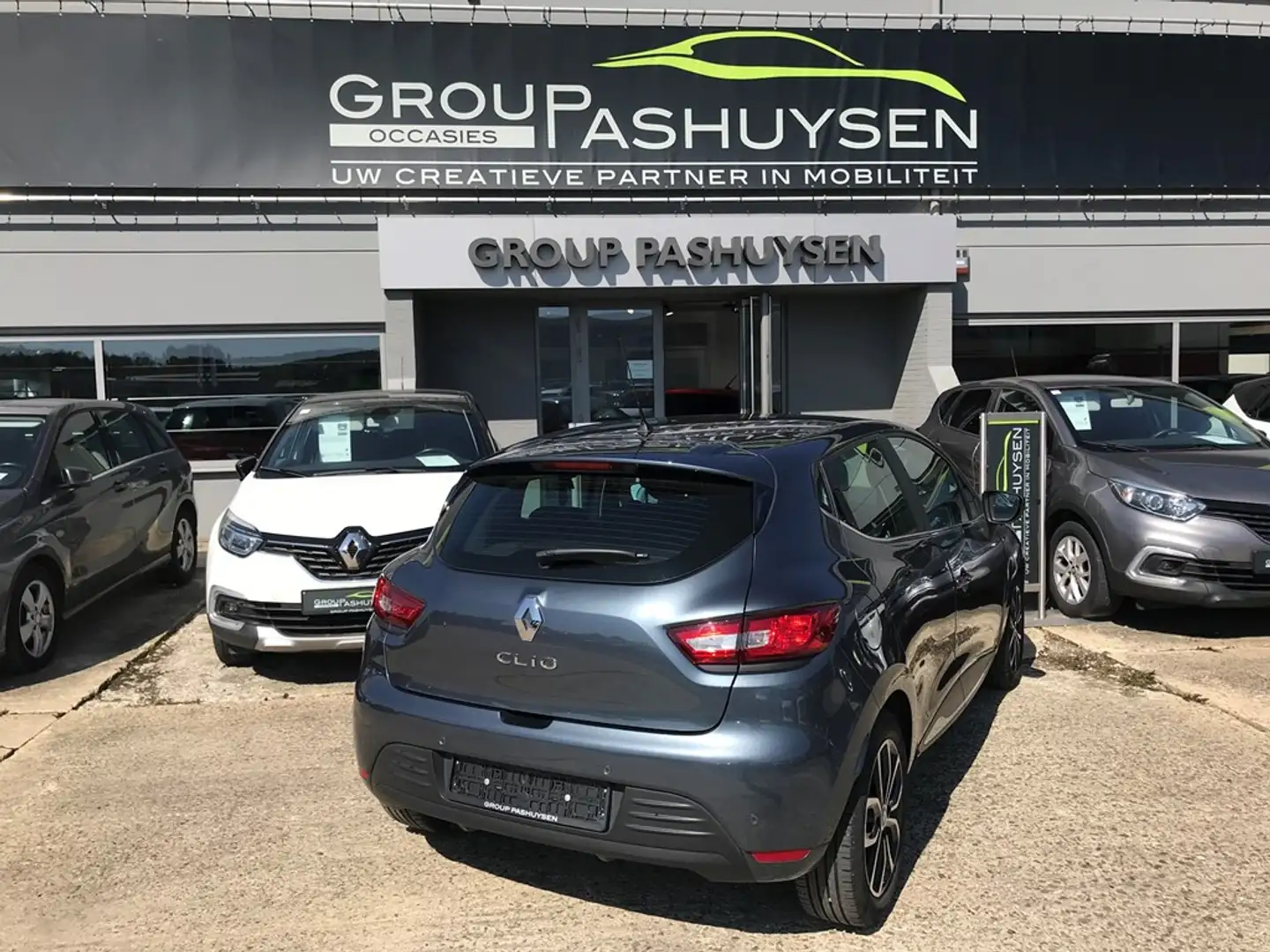 Renault Clio Cool & Sound 2 1.5dCi 90PK Grijs - 2