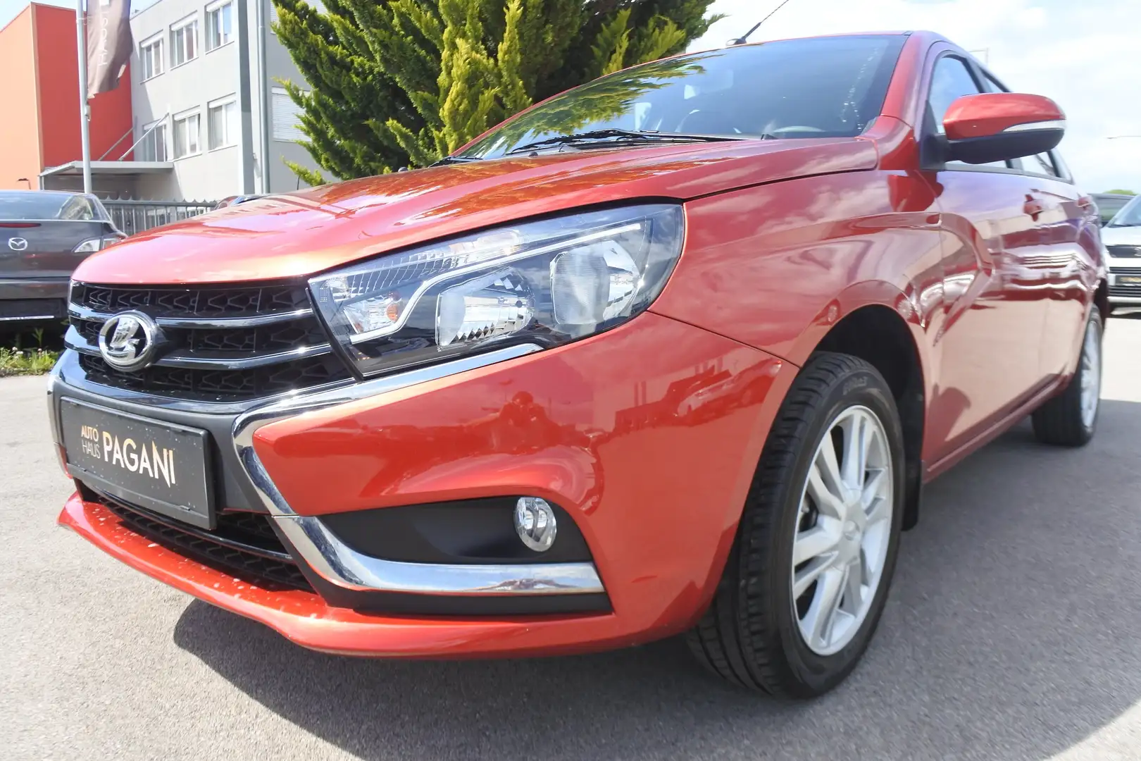 Lada Vesta Lada Vesta 1,6 Luxus Aut./NAVI/KAMERA/ Rot - 1