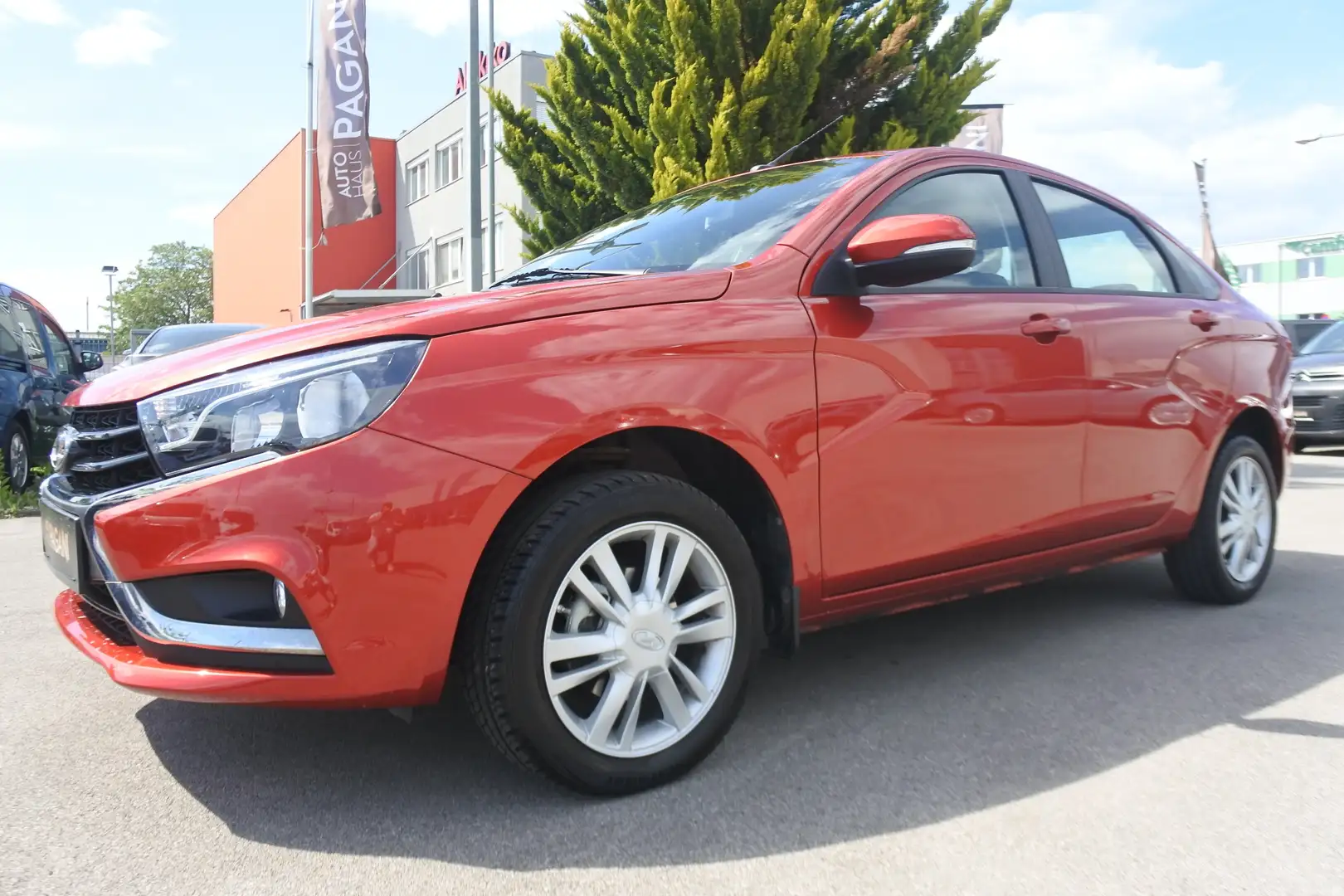 Lada Vesta Lada Vesta 1,6 Luxus Aut./NAVI/KAMERA/ Rot - 2