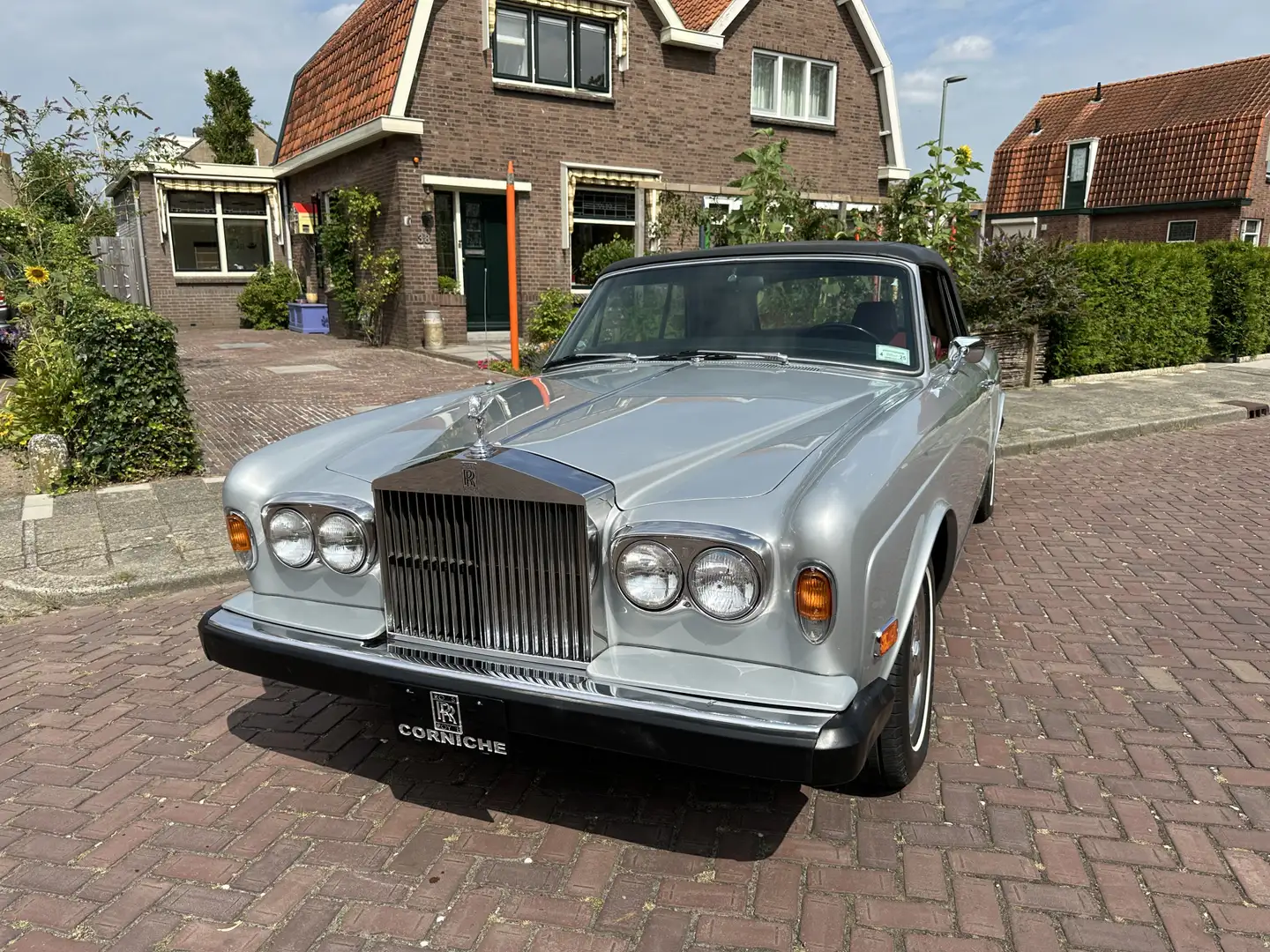 Rolls-Royce Corniche 6.8 Convertible Argintiu - 2