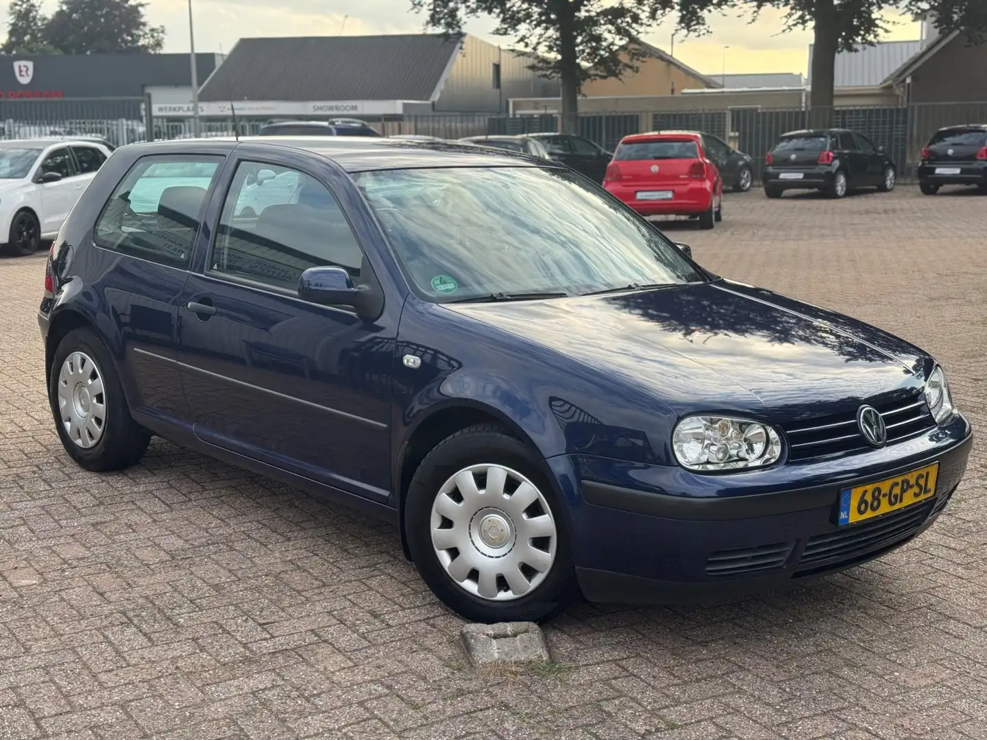 Volkswagen Golf 1.6 Trendline AUTOMAAT CRUISE CTRL PDC CLIMA Azul - 2