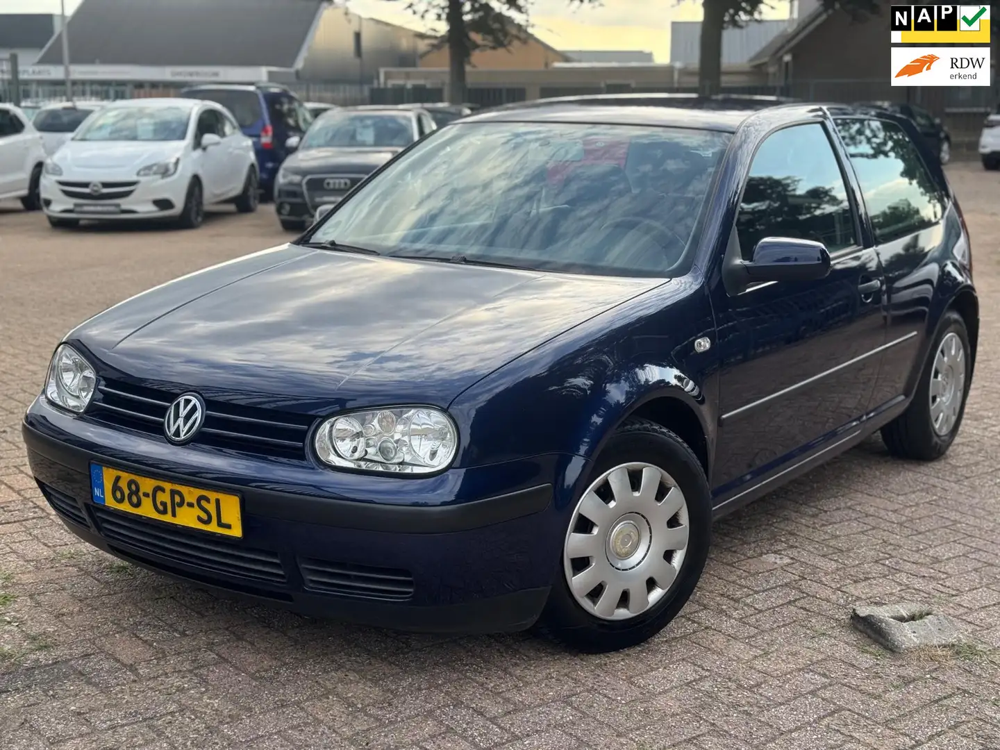 Volkswagen Golf 1.6 Trendline AUTOMAAT CRUISE CTRL PDC CLIMA Azul - 1