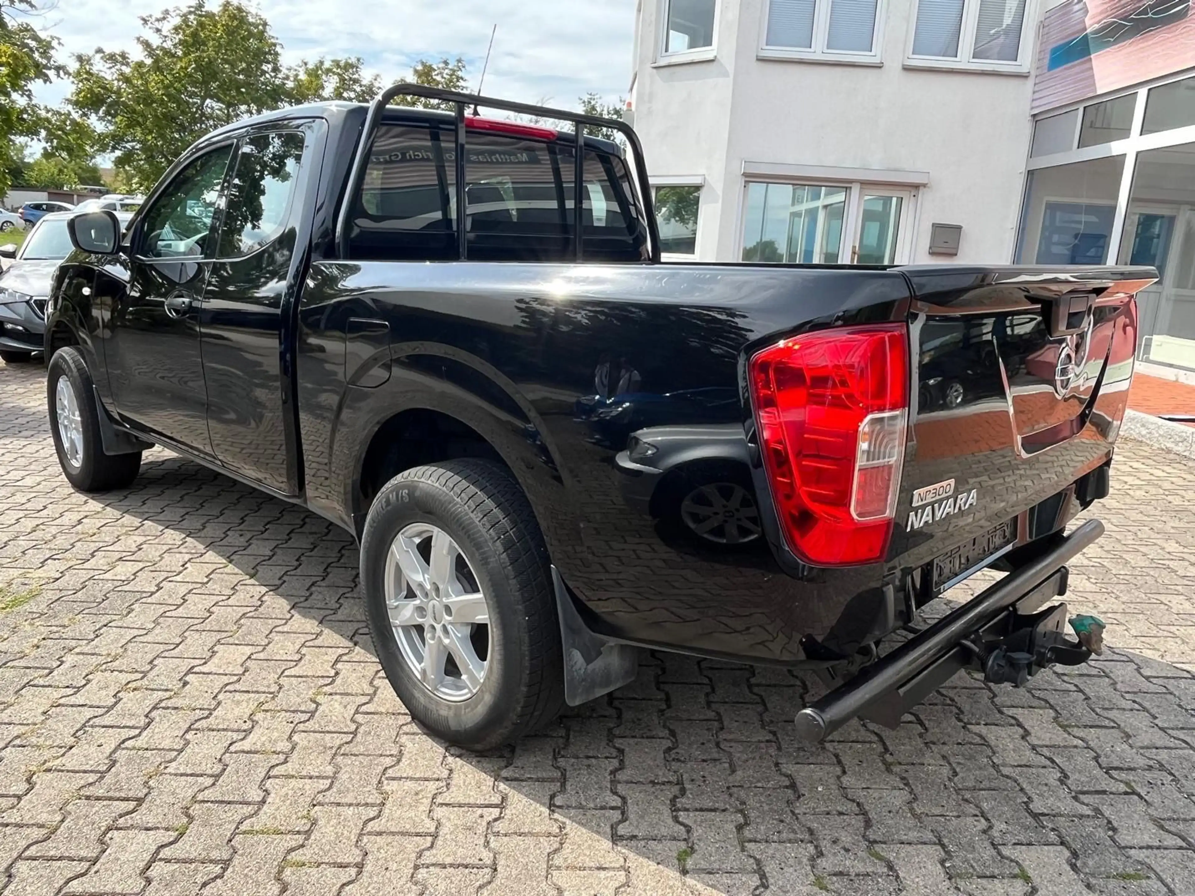 Nissan Navara NP300 Visia King Cab 4x4 — photo 7