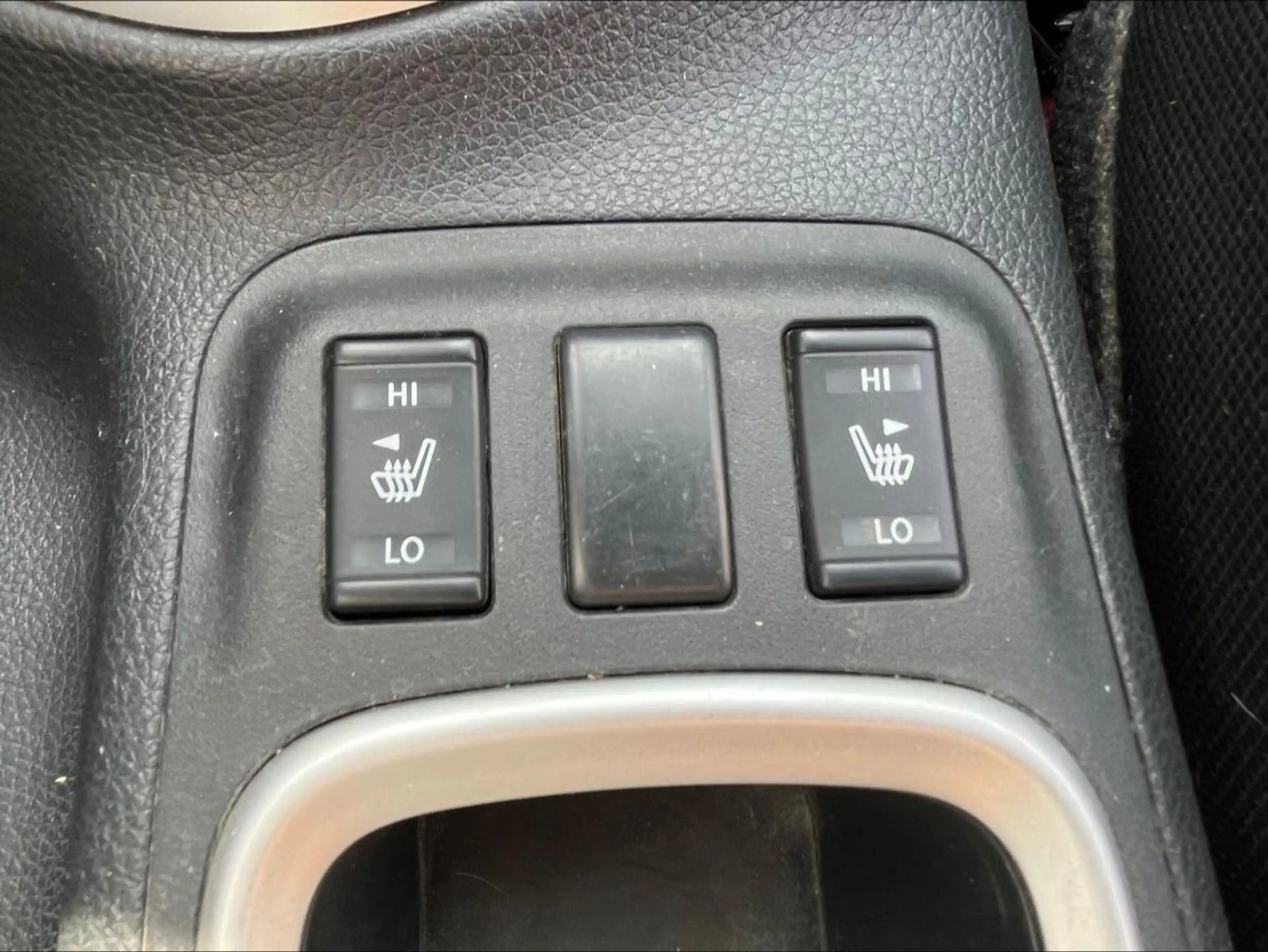 Nissan Navara NP300 Visia King Cab 4x4 — photo 19