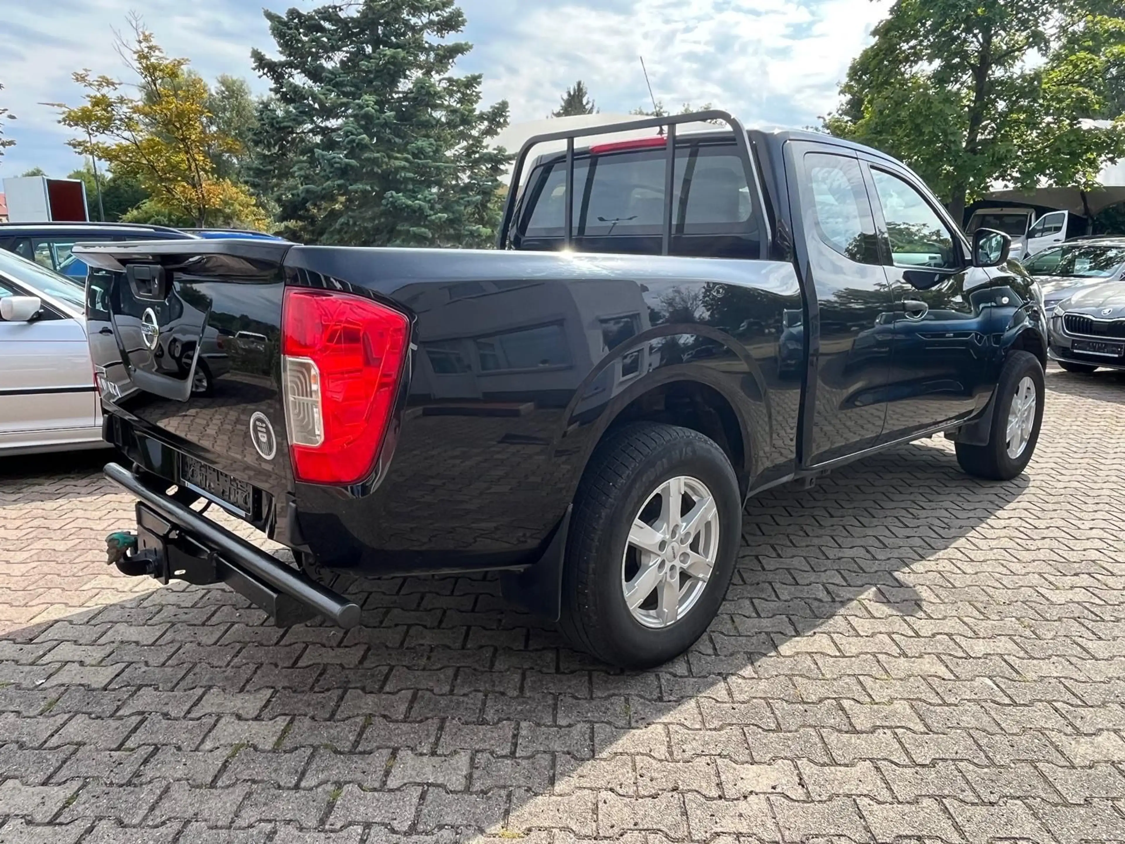 Nissan Navara NP300 Visia King Cab 4x4 — photo 4