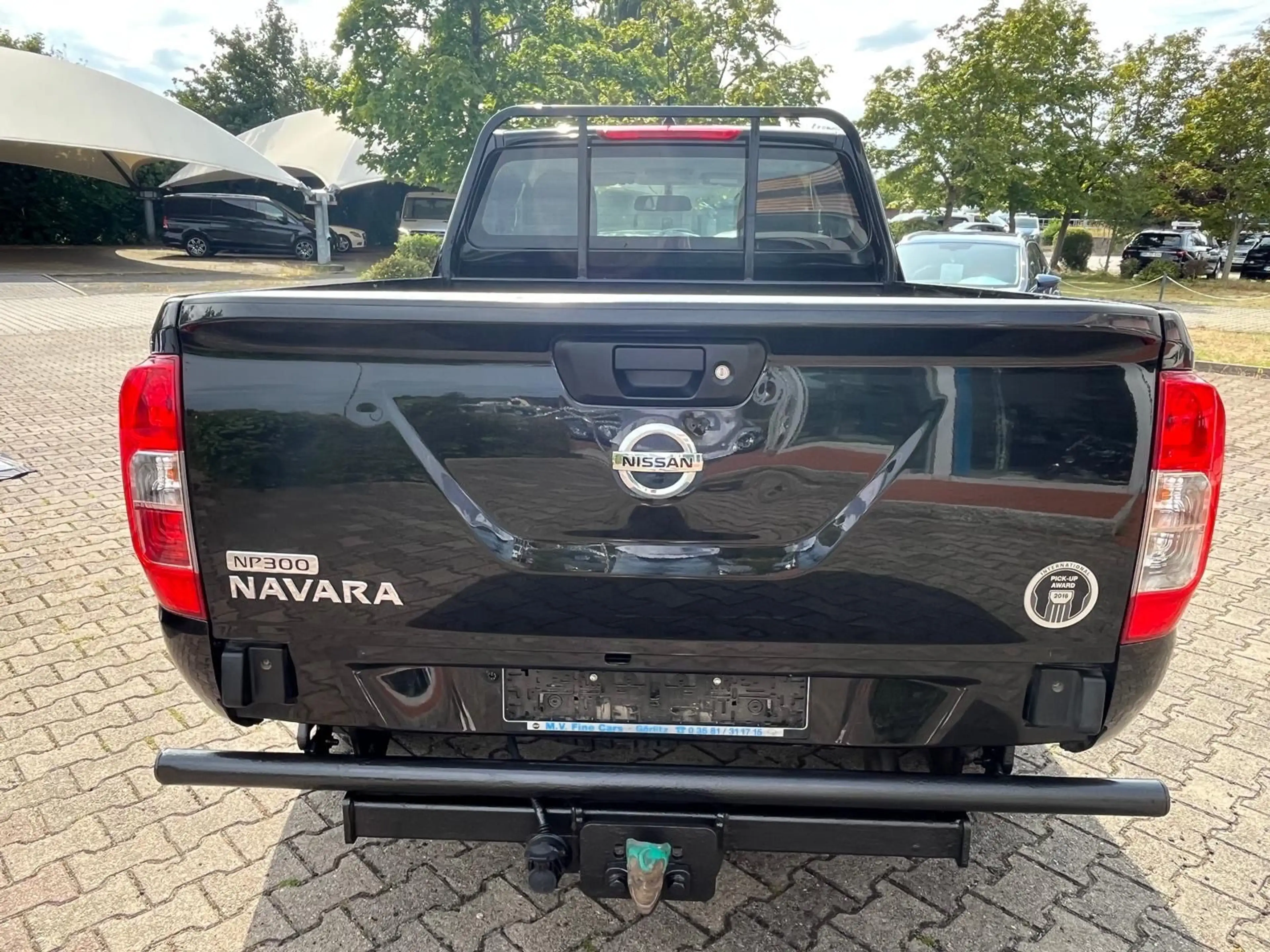 Nissan Navara NP300 Visia King Cab 4x4 — photo 5