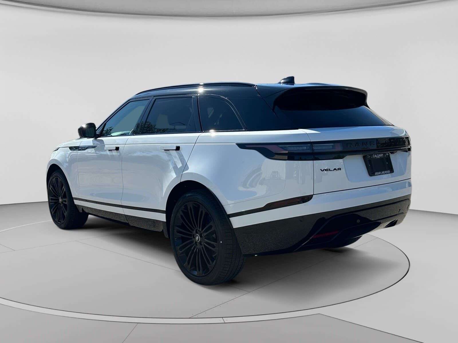 2026 Land Rover Range Rover Velar P340 Belgravia Edition — снимка 3