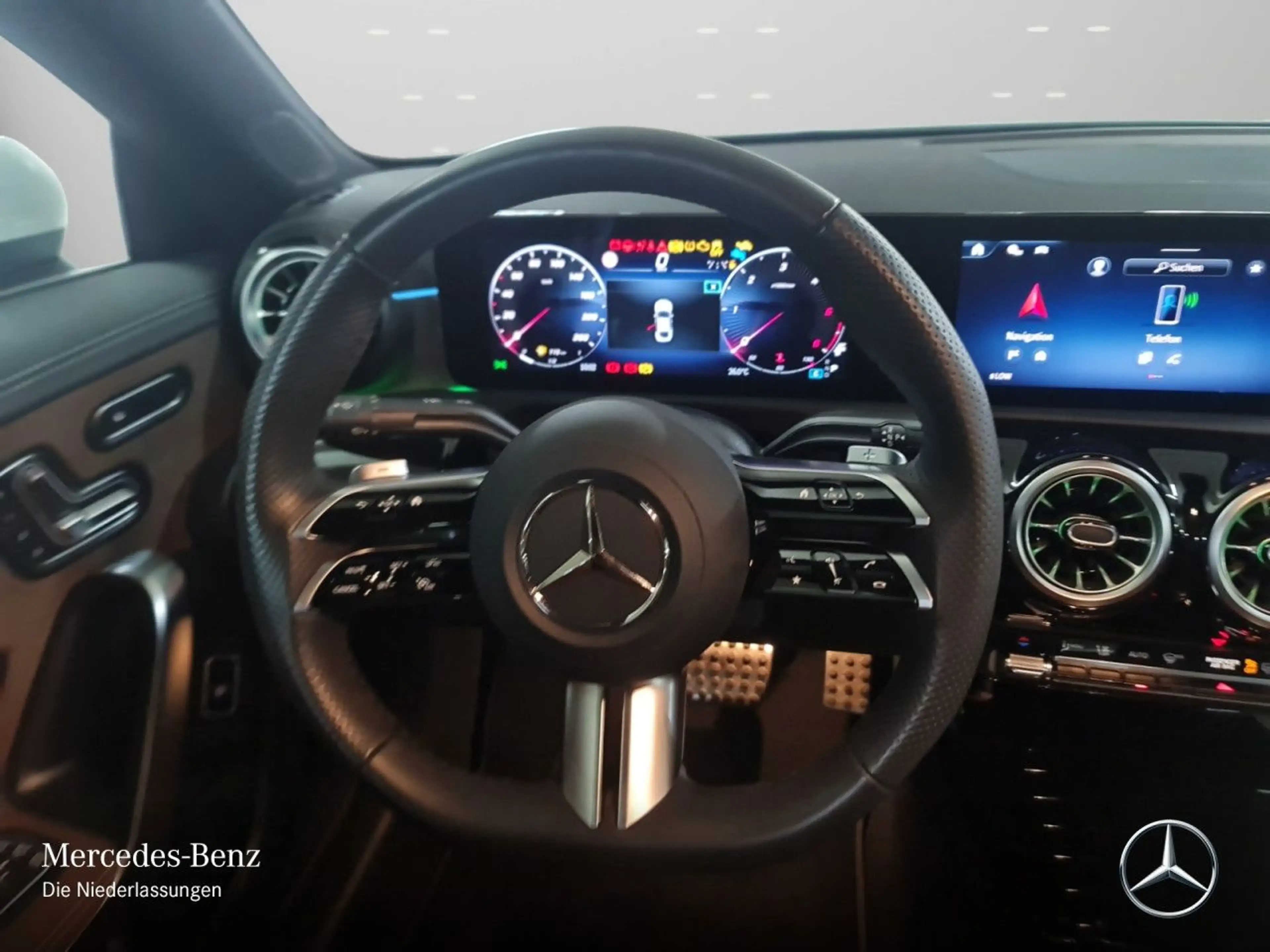 Mercedes-Benz CLA 200 d AMG+PANO+LED+STHZG+KAMERA+TOTW+KEYLESS — photo 14