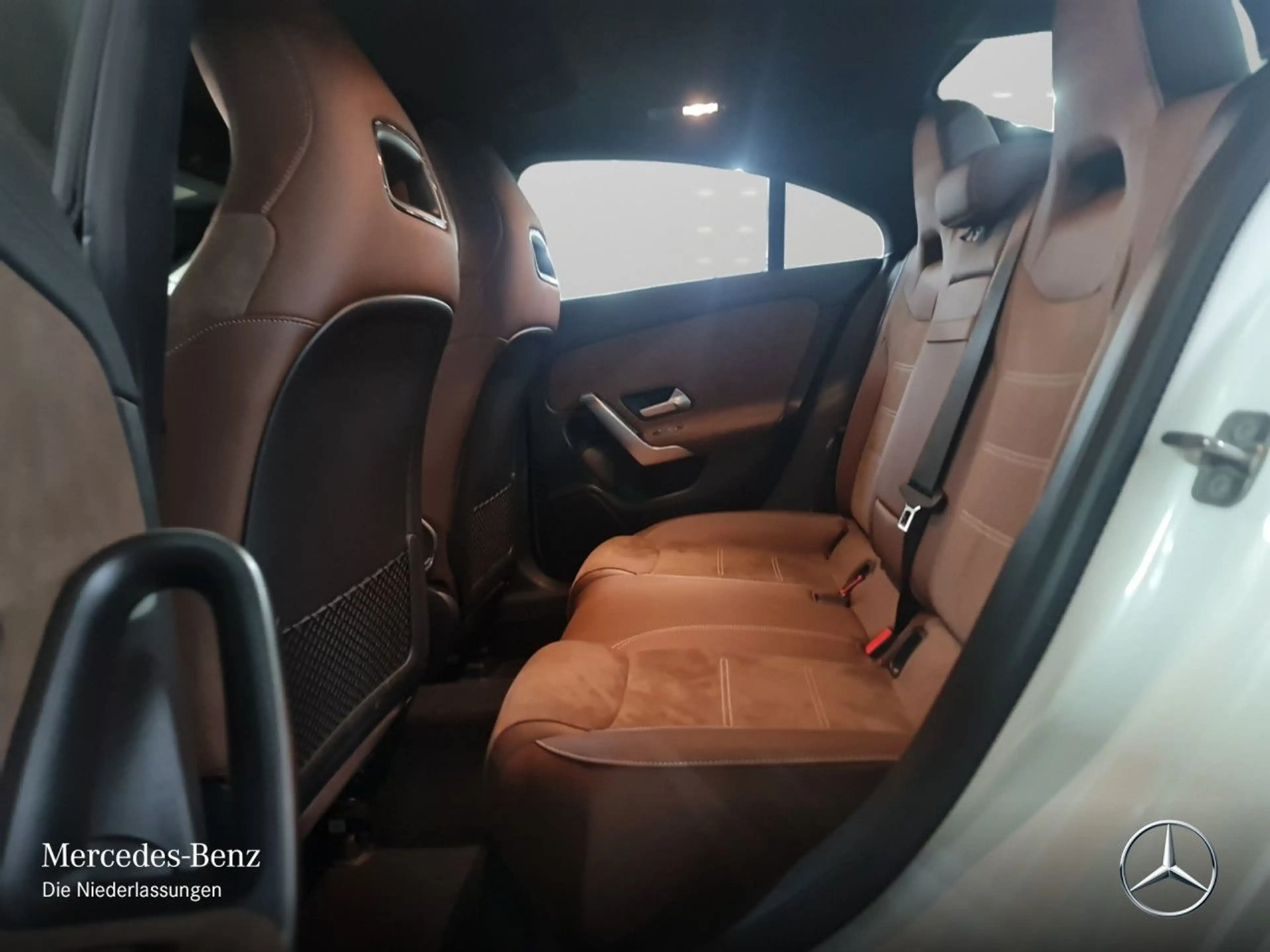 Mercedes-Benz CLA 200 d AMG+PANO+LED+STHZG+KAMERA+TOTW+KEYLESS — photo 12