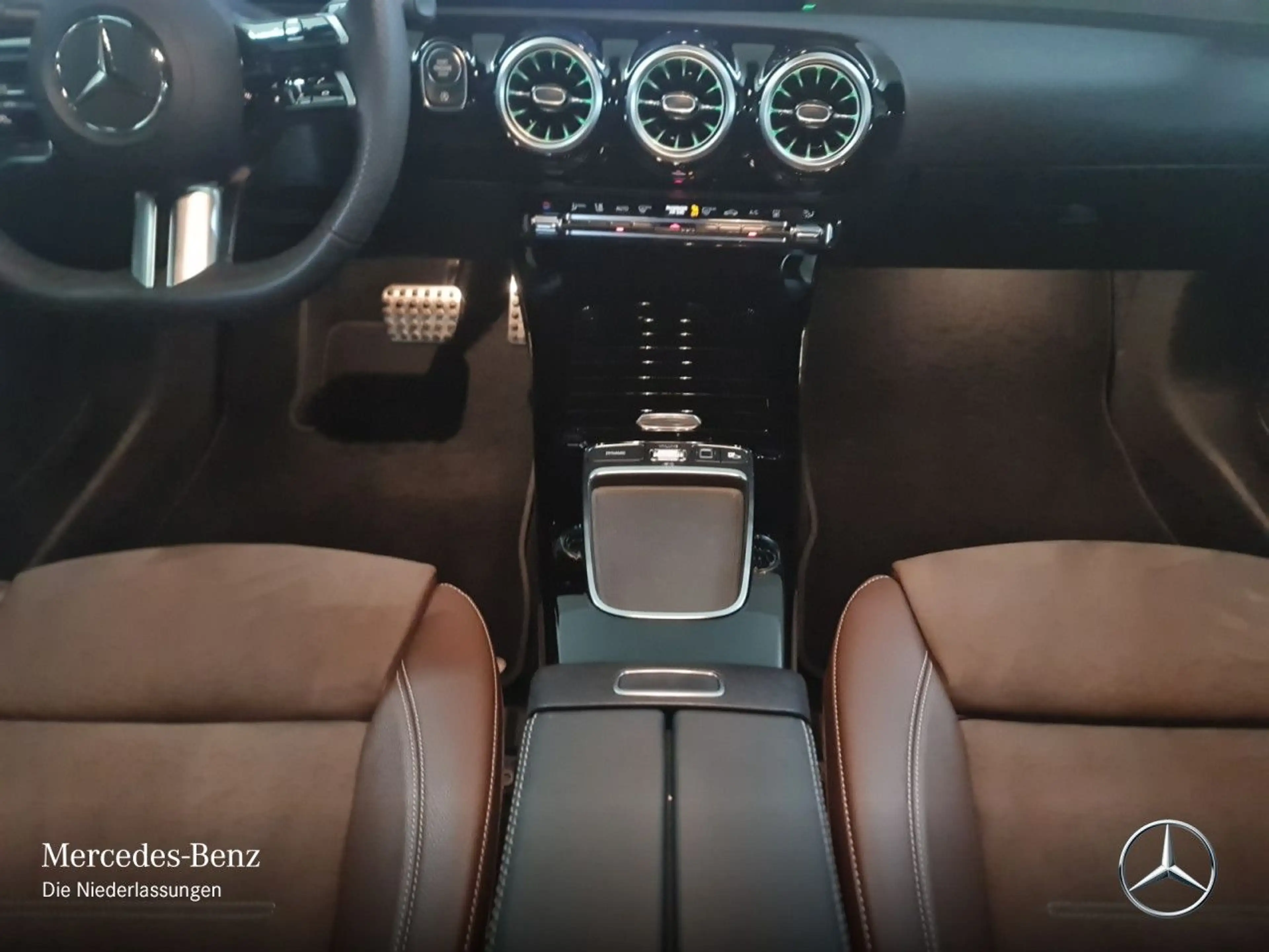 Mercedes-Benz CLA 200 d AMG+PANO+LED+STHZG+KAMERA+TOTW+KEYLESS — photo 15