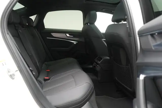 Audi A6 view 9
