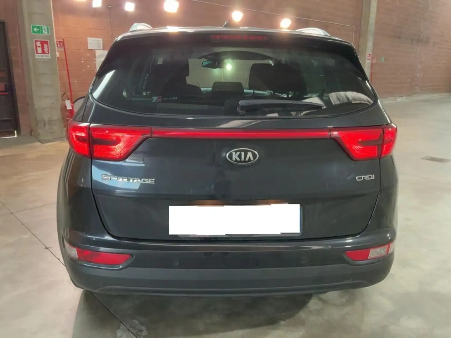 Kia Sportage 1.7CRDi VGT Eco-Dynamics Drive 4x2 Grau - 2