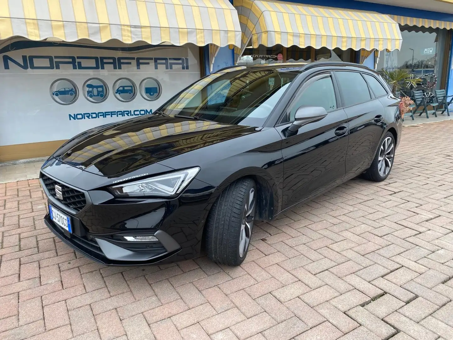 SEAT Leon Leon Sportstourer 1.5 tsi FR 130cv Nero - 2