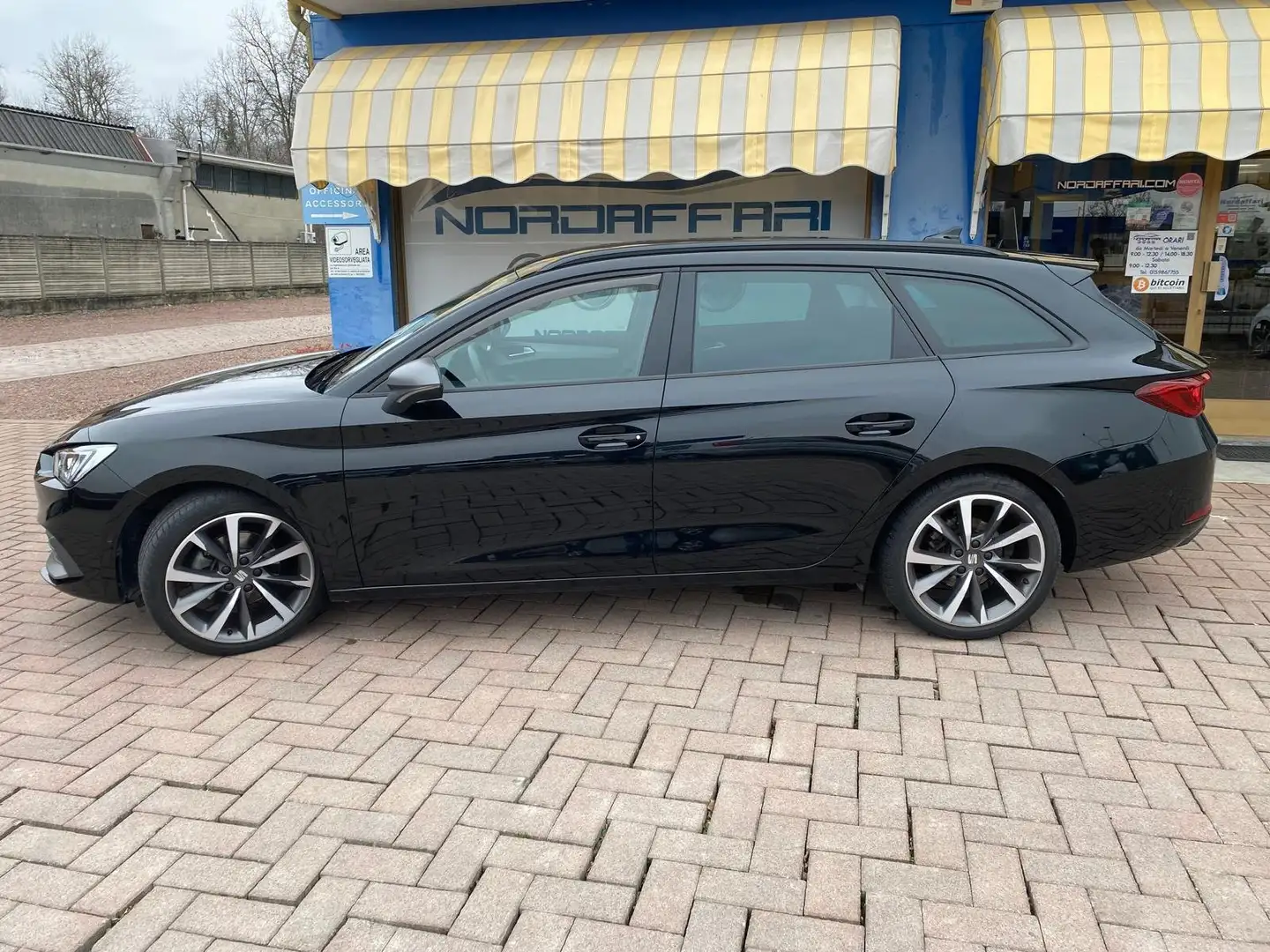 SEAT Leon Leon Sportstourer 1.5 tsi FR 130cv Nero - 1