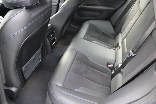 BMW 4 Series view 11