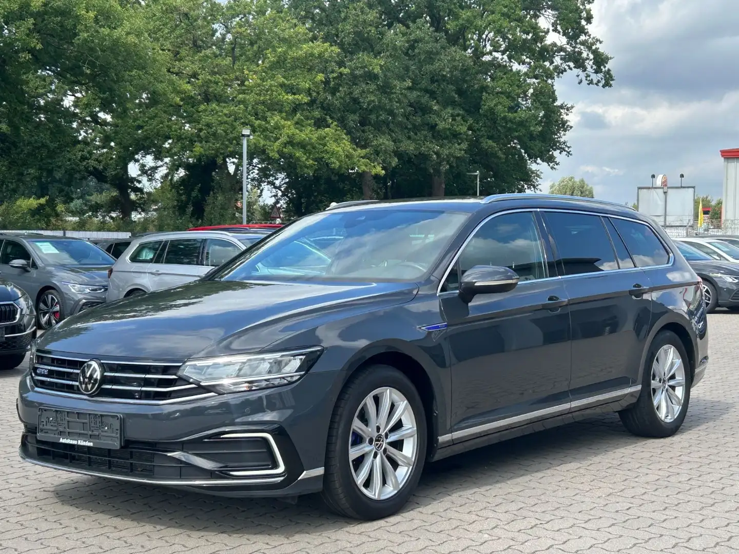 Volkswagen Passat Variant 1.4 TSI GTE °ACC°AHK°R-Kamera° Grau - 1