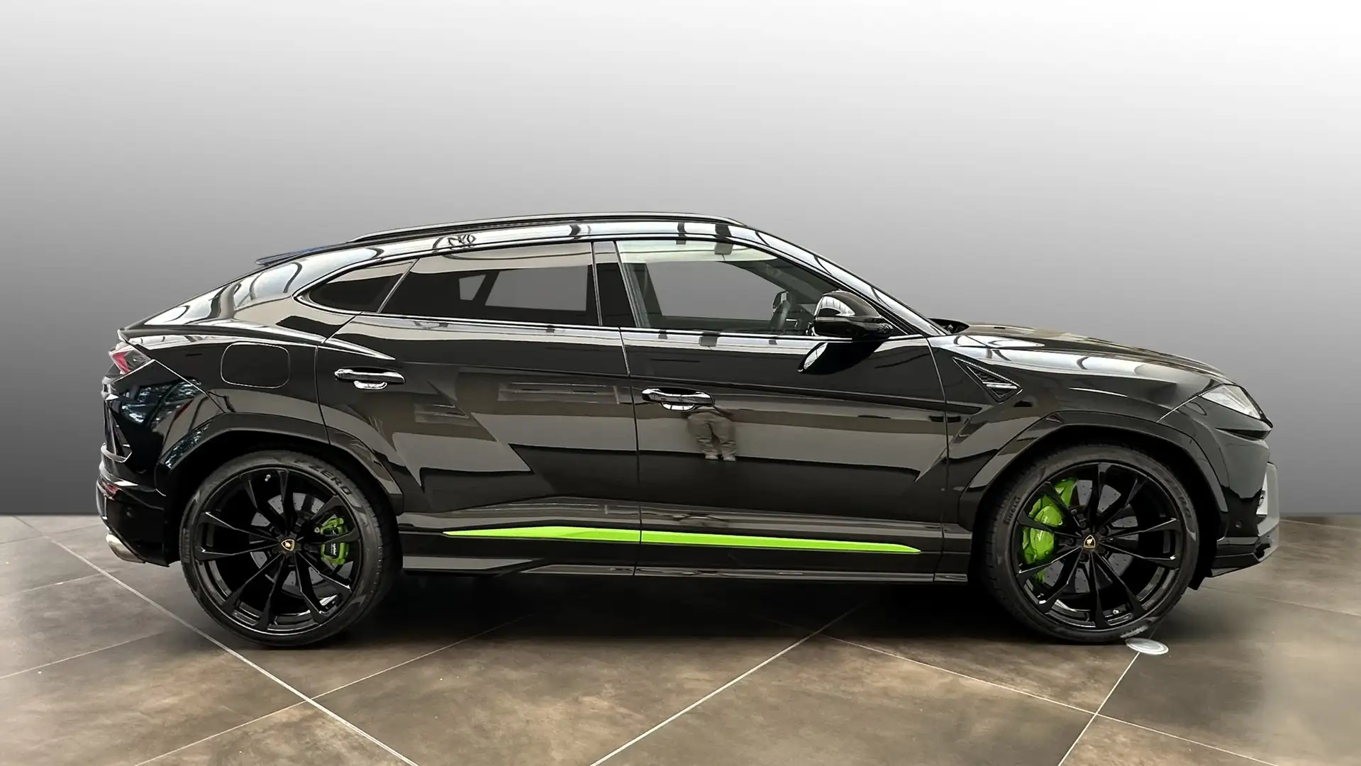 Lamborghini Urus Akrapovic | Lamborghini Nürnberg Negro - 2