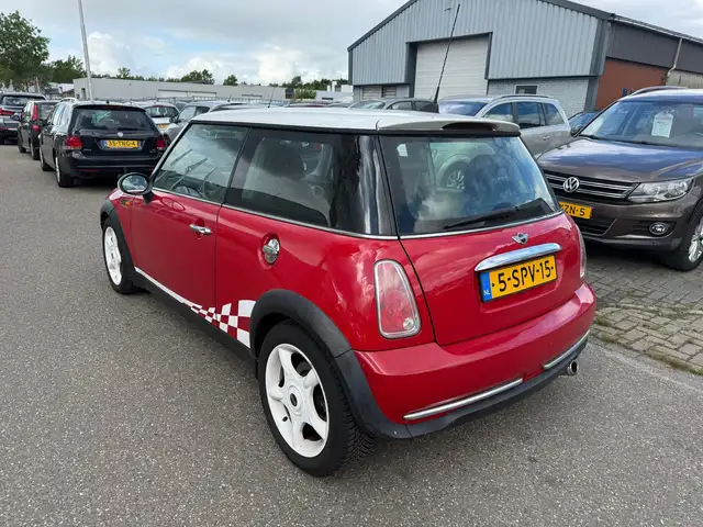 Mini Cooper Cooper view 3
