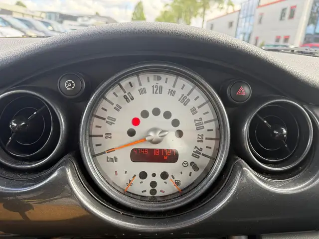 Mini Cooper Cooper view 13