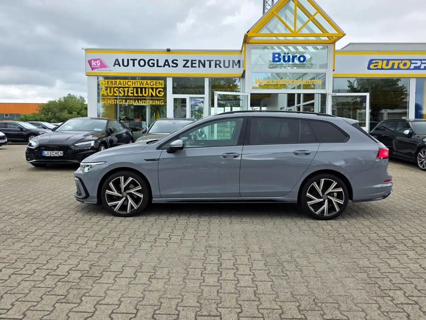Volkswagen Golf VIII Variant R-Line Panorama IQ-LED Matrix Grau - 1