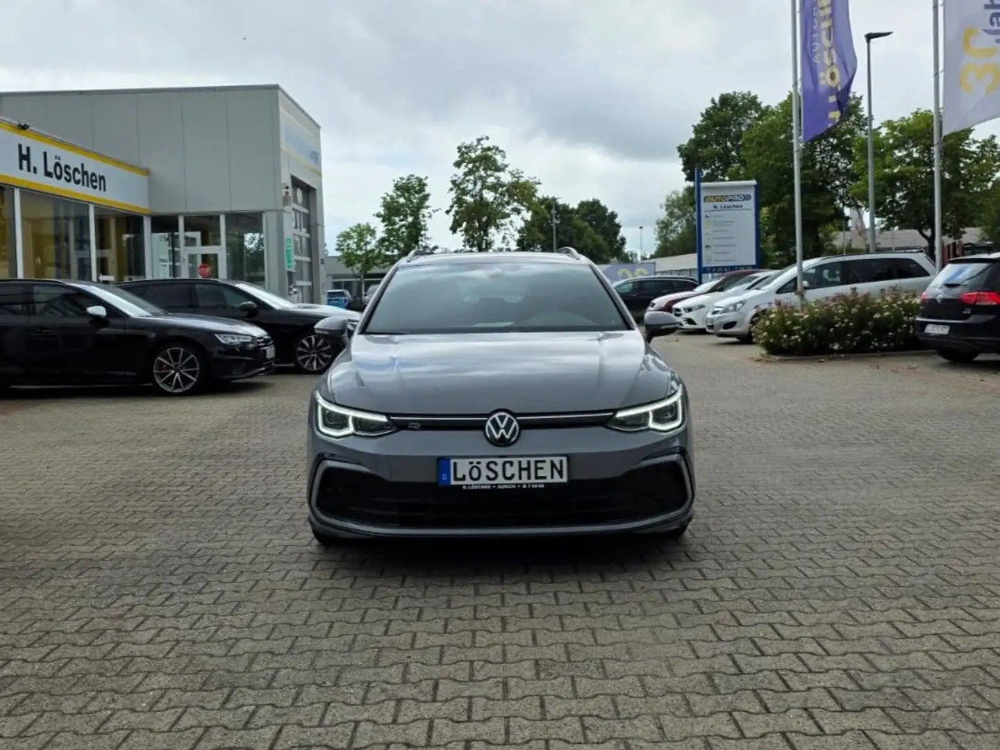 Volkswagen Golf VIII Variant R-Line Panorama IQ-LED Matrix Grau - 2