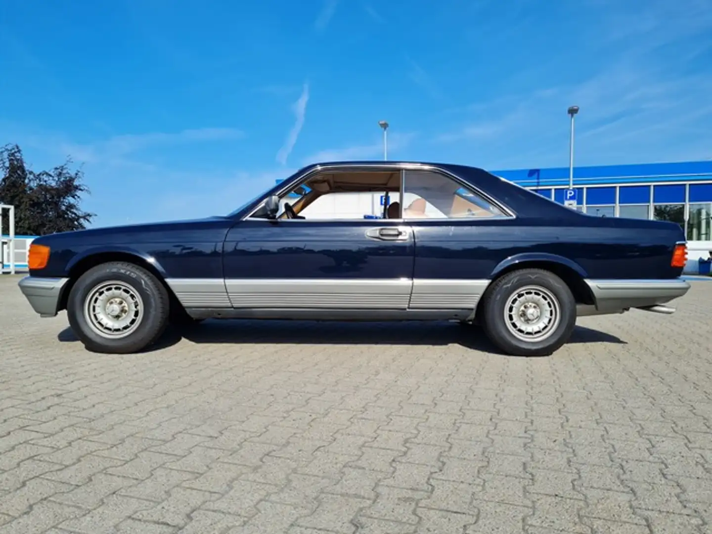 Mercedes-Benz 500 SEC 2.HAND + SCHECKHEFT+ KLIMA + NUR 139 TKM plava - 1